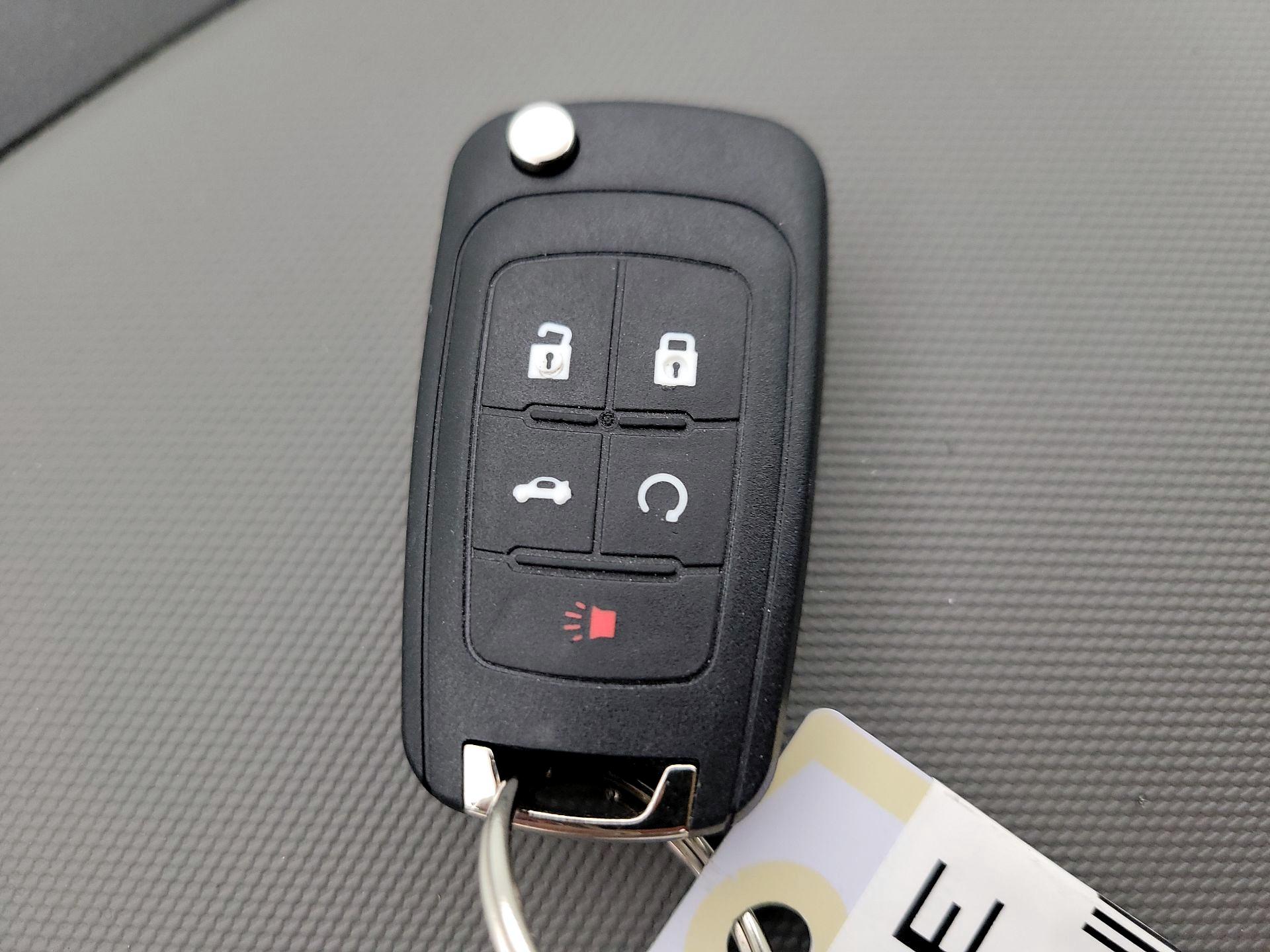 Thumbnail: 2015 Chevrolet Sonic - 20