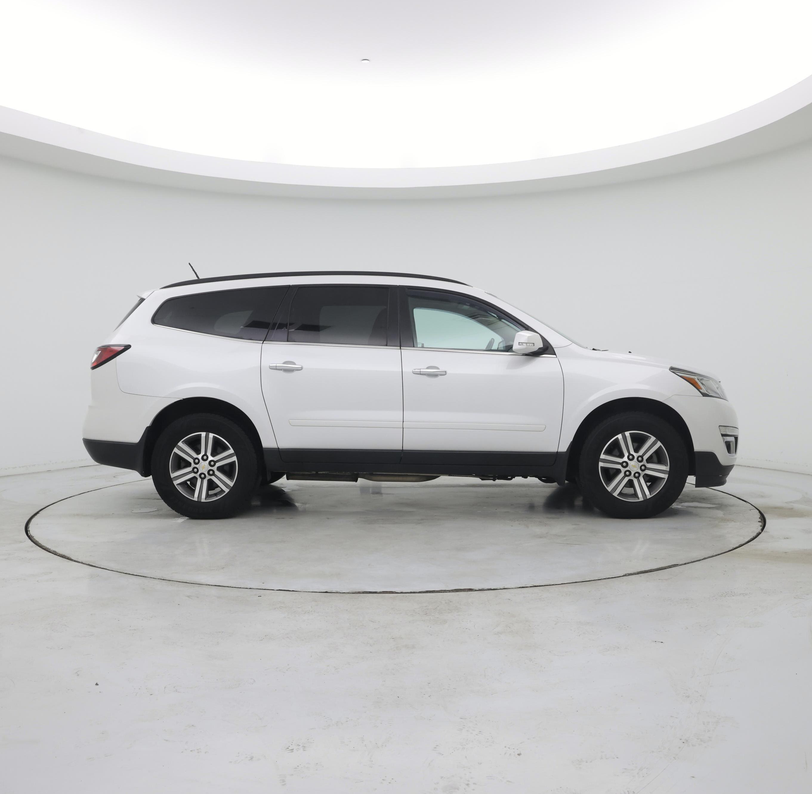 Thumbnail: 2017 Chevrolet Traverse - 7