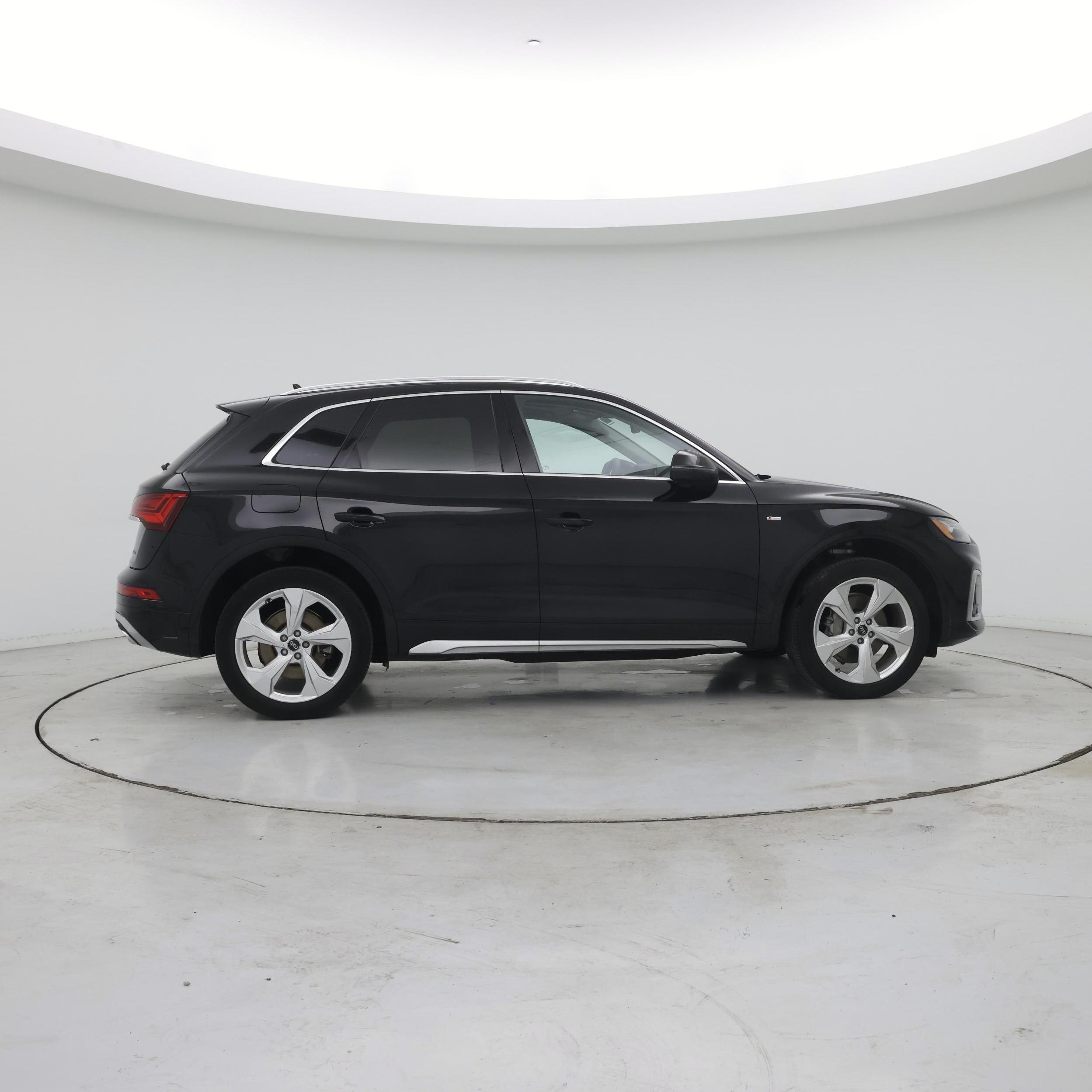 Thumbnail: 2023 Audi Q5 - 7