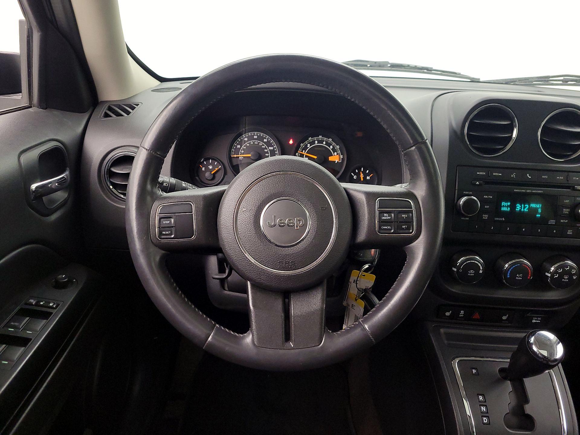 Thumbnail: 2014 Jeep Patriot - 10