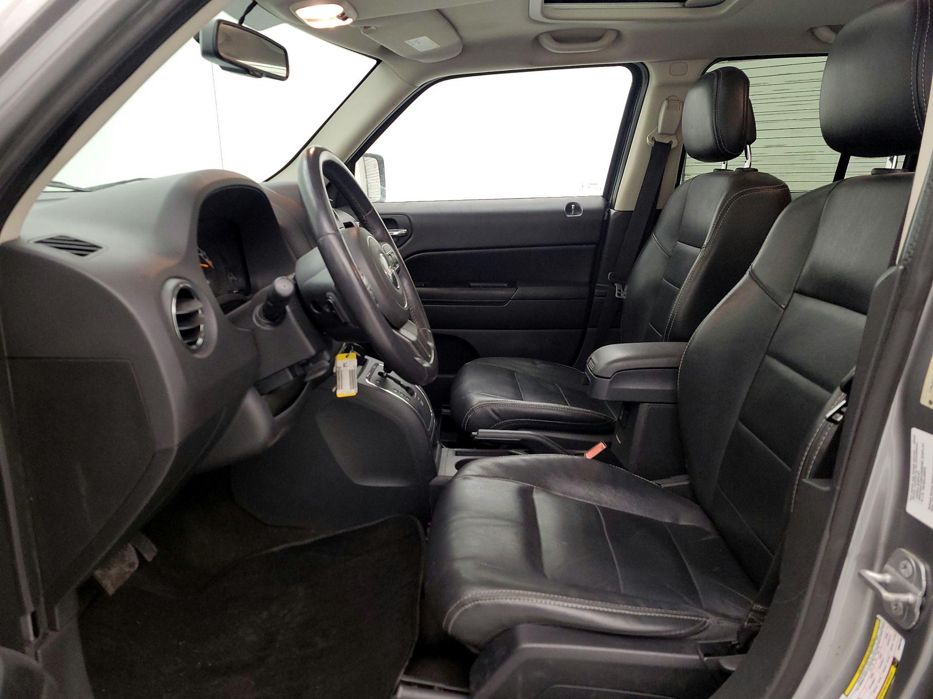 Thumbnail: 2014 Jeep Patriot - 11