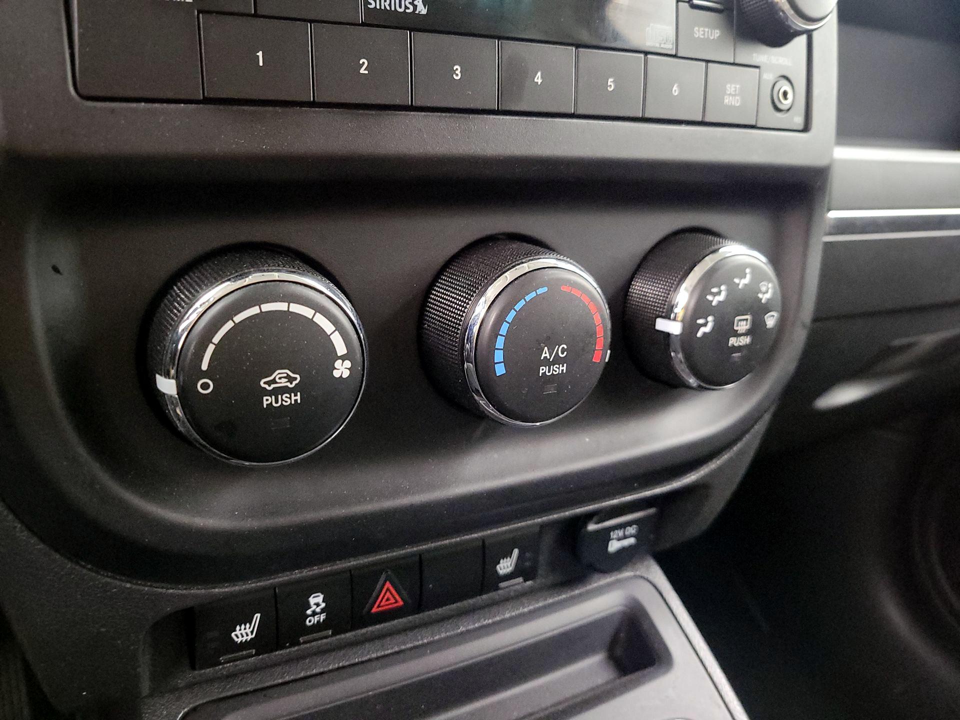 Thumbnail: 2014 Jeep Patriot - 14