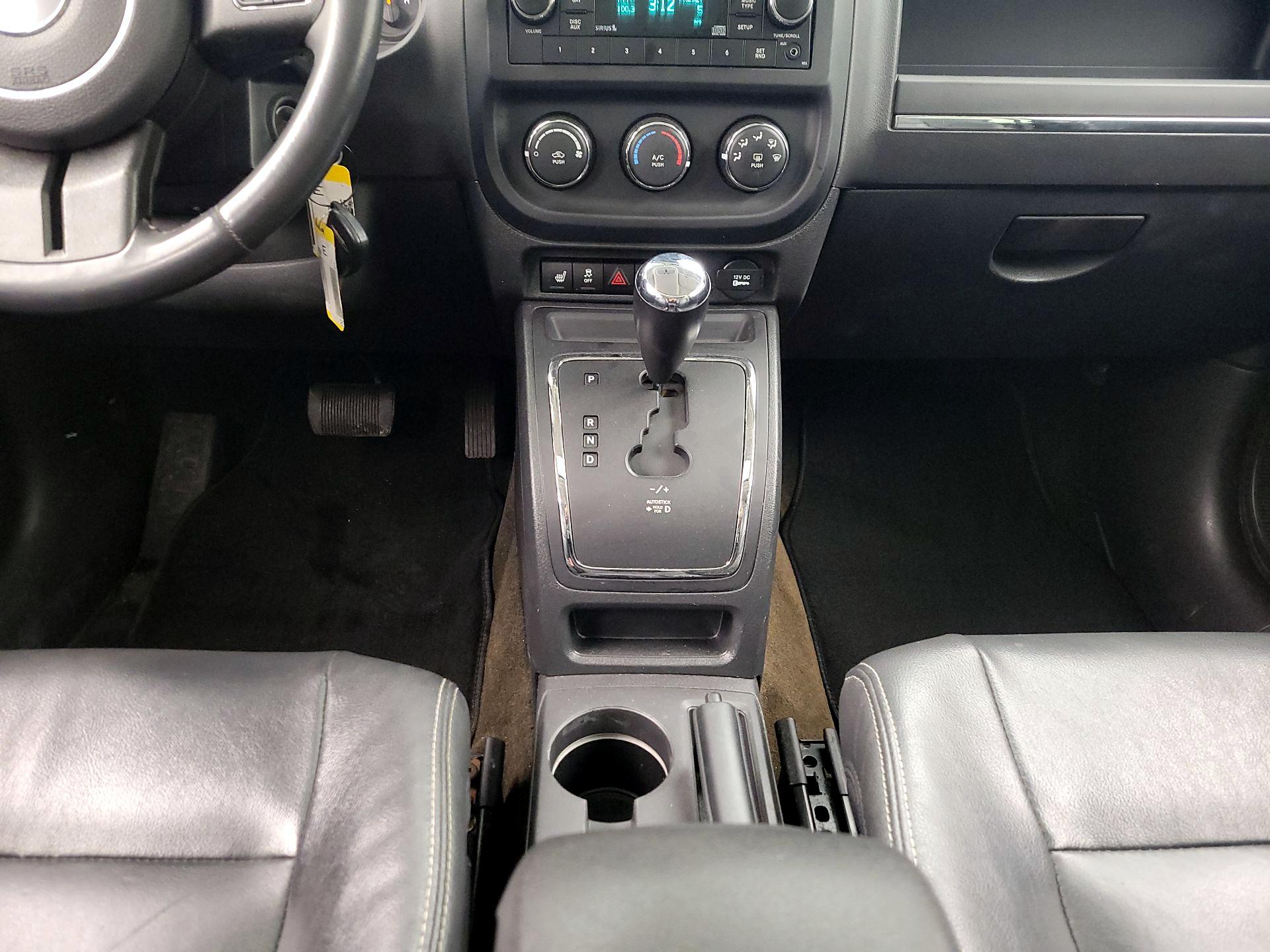 Thumbnail: 2014 Jeep Patriot - 15