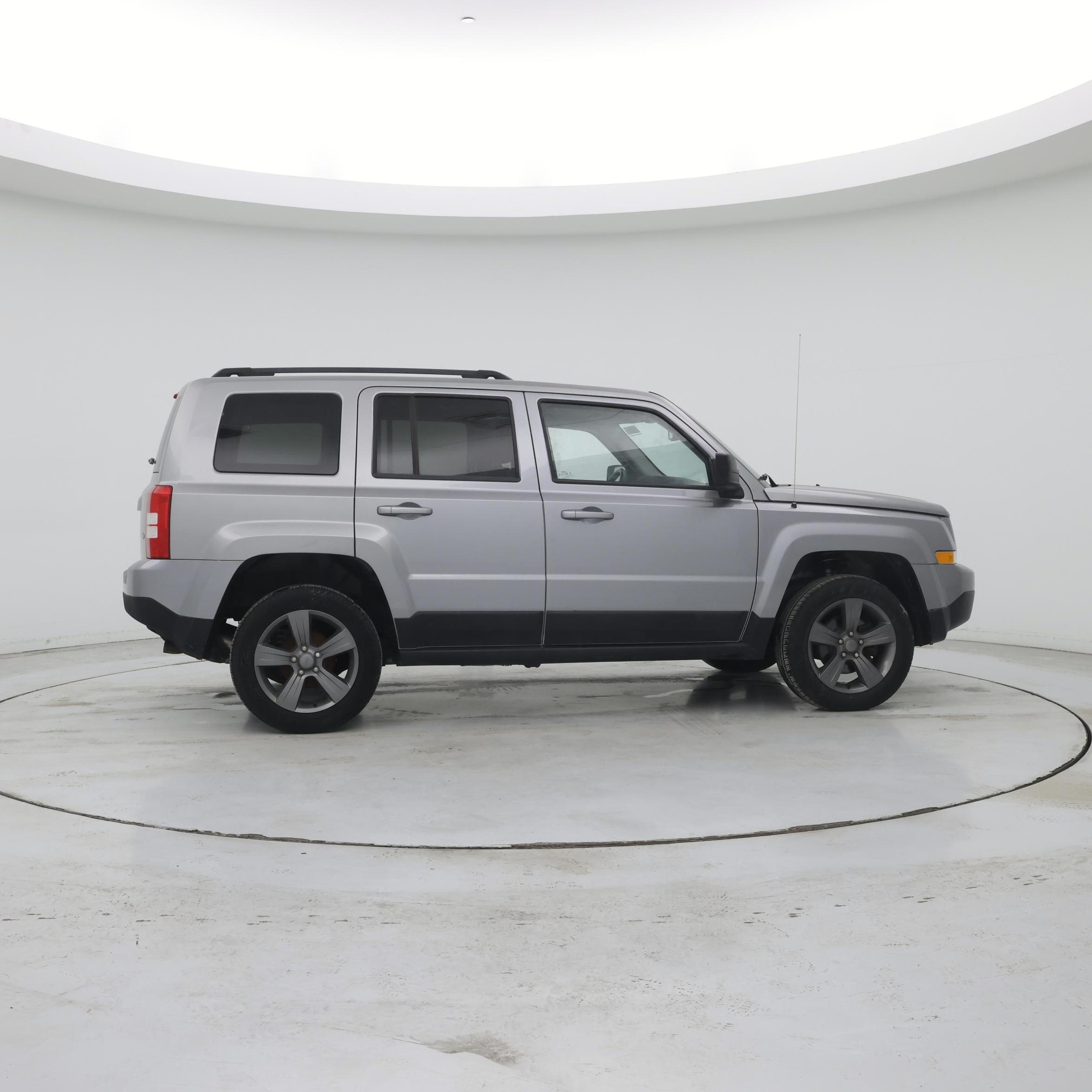 Thumbnail: 2014 Jeep Patriot - 7