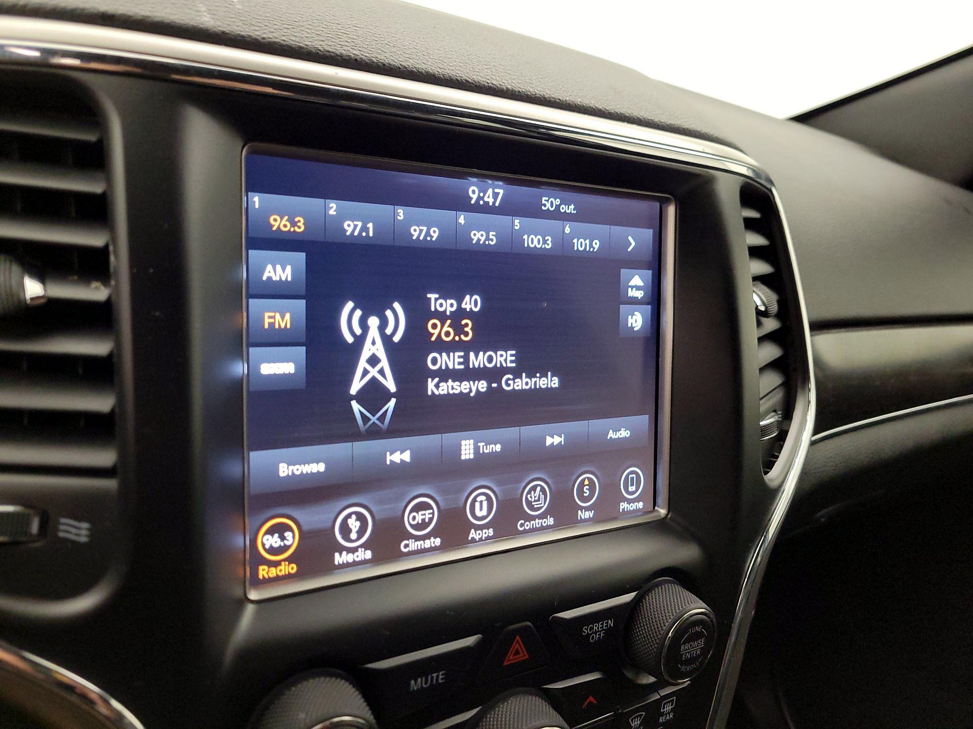 Thumbnail: 2018 Jeep Grand Cherokee - 16