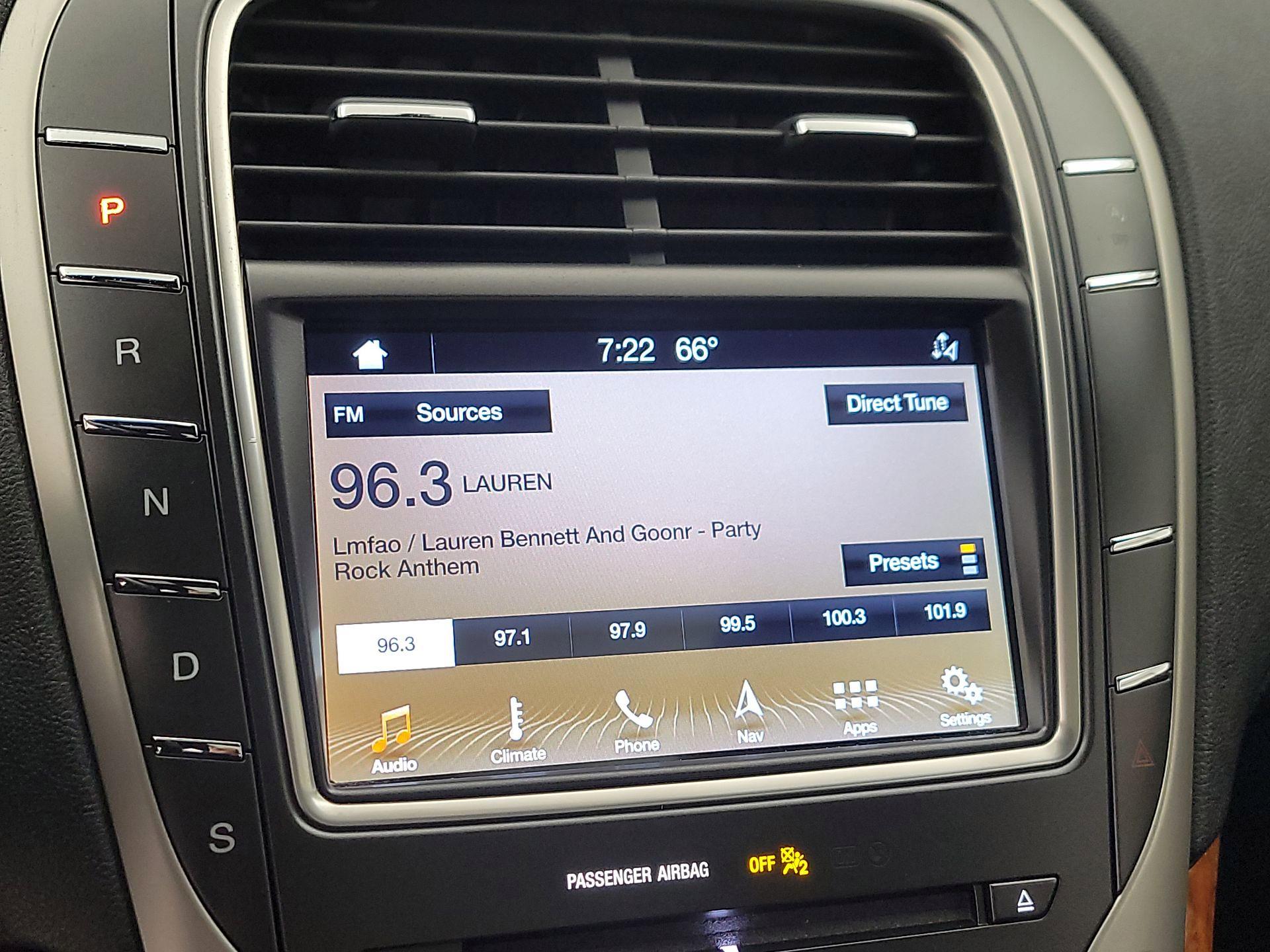 Thumbnail: 2019 Lincoln Nautilus - 16