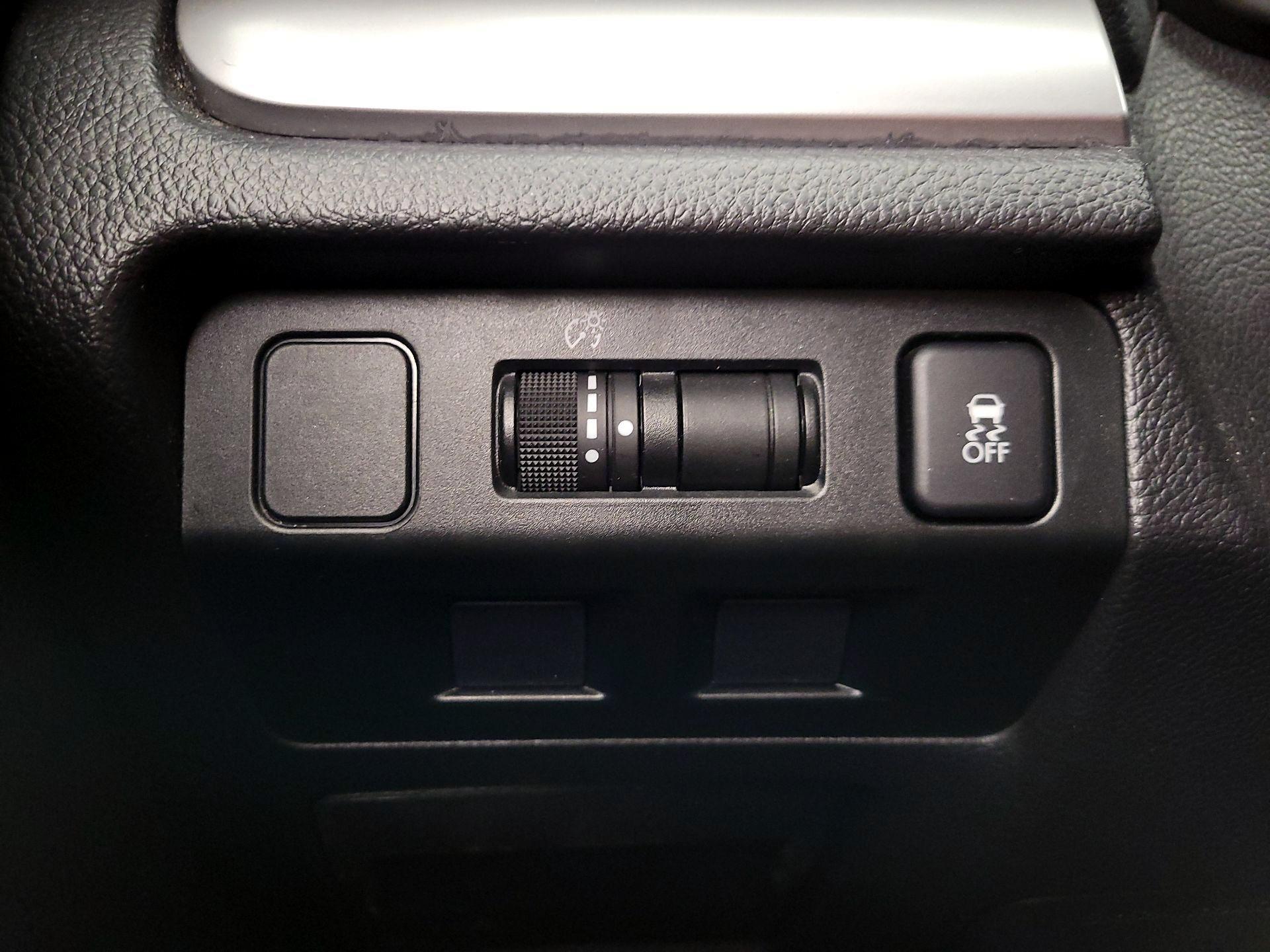 Thumbnail: 2016 Subaru Forester - 13