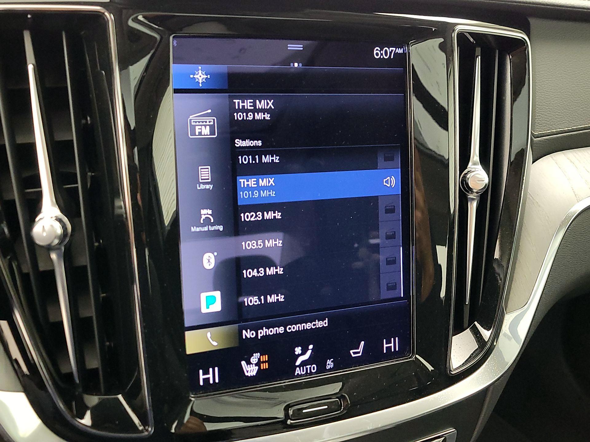 Thumbnail: 2022 Volvo S60 - 16