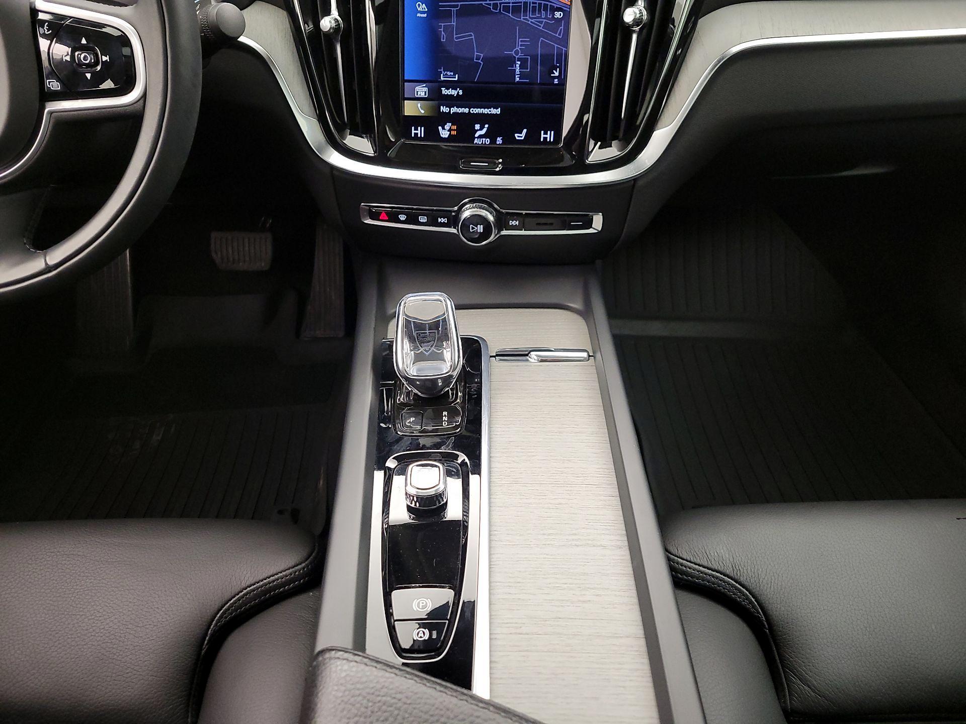 Thumbnail: 2022 Volvo S60 - 18