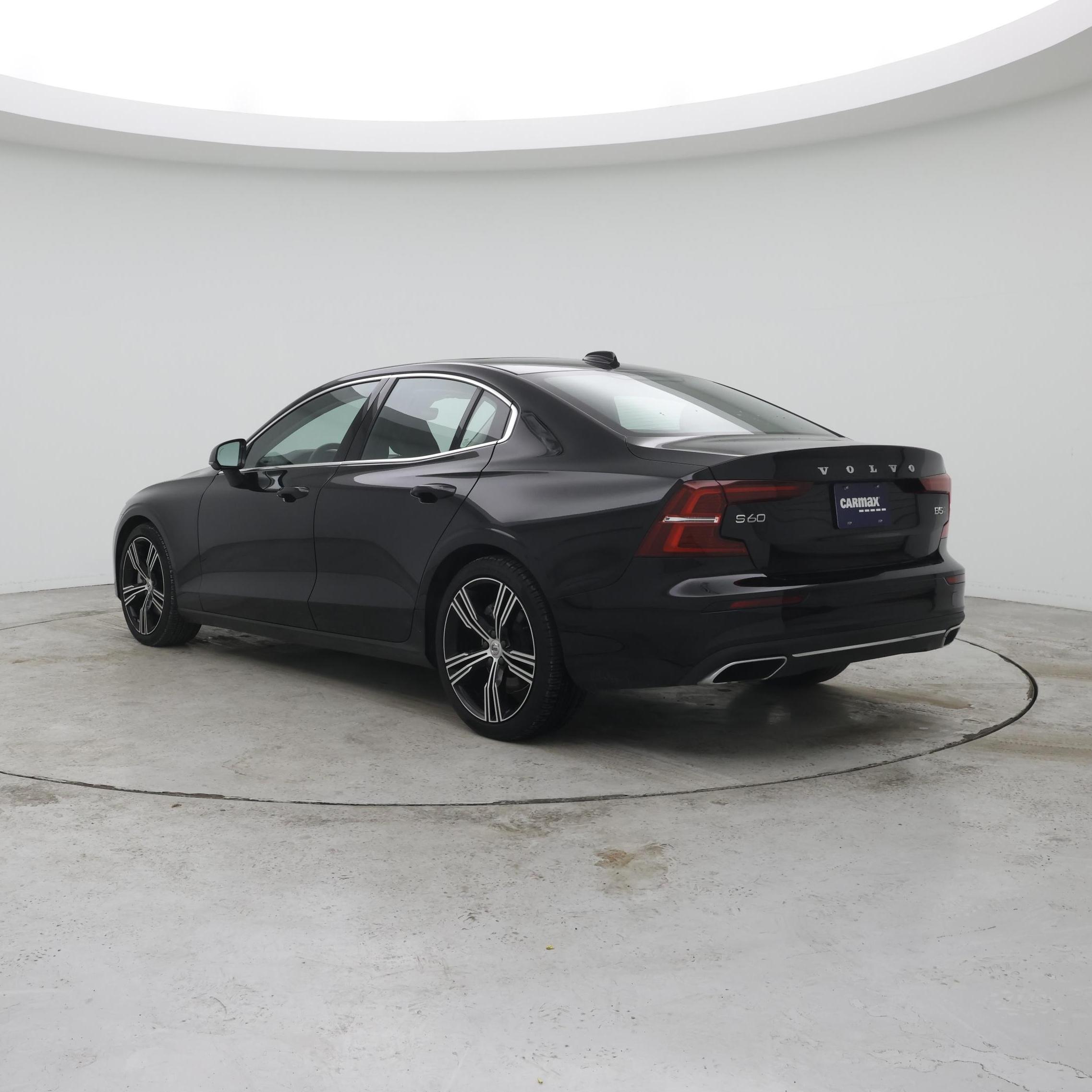 Thumbnail: 2022 Volvo S60 - 2