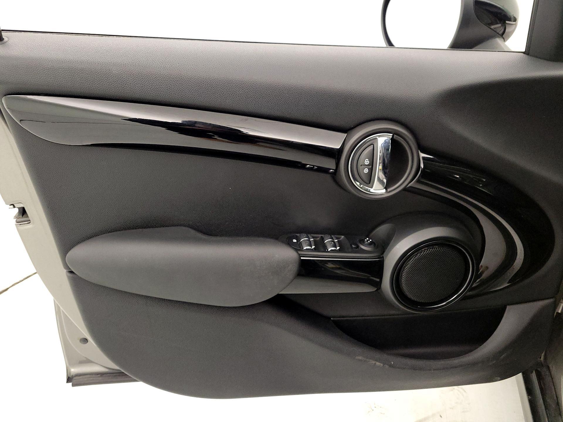 Thumbnail: 2018 MINI Cooper Hardtop - 12