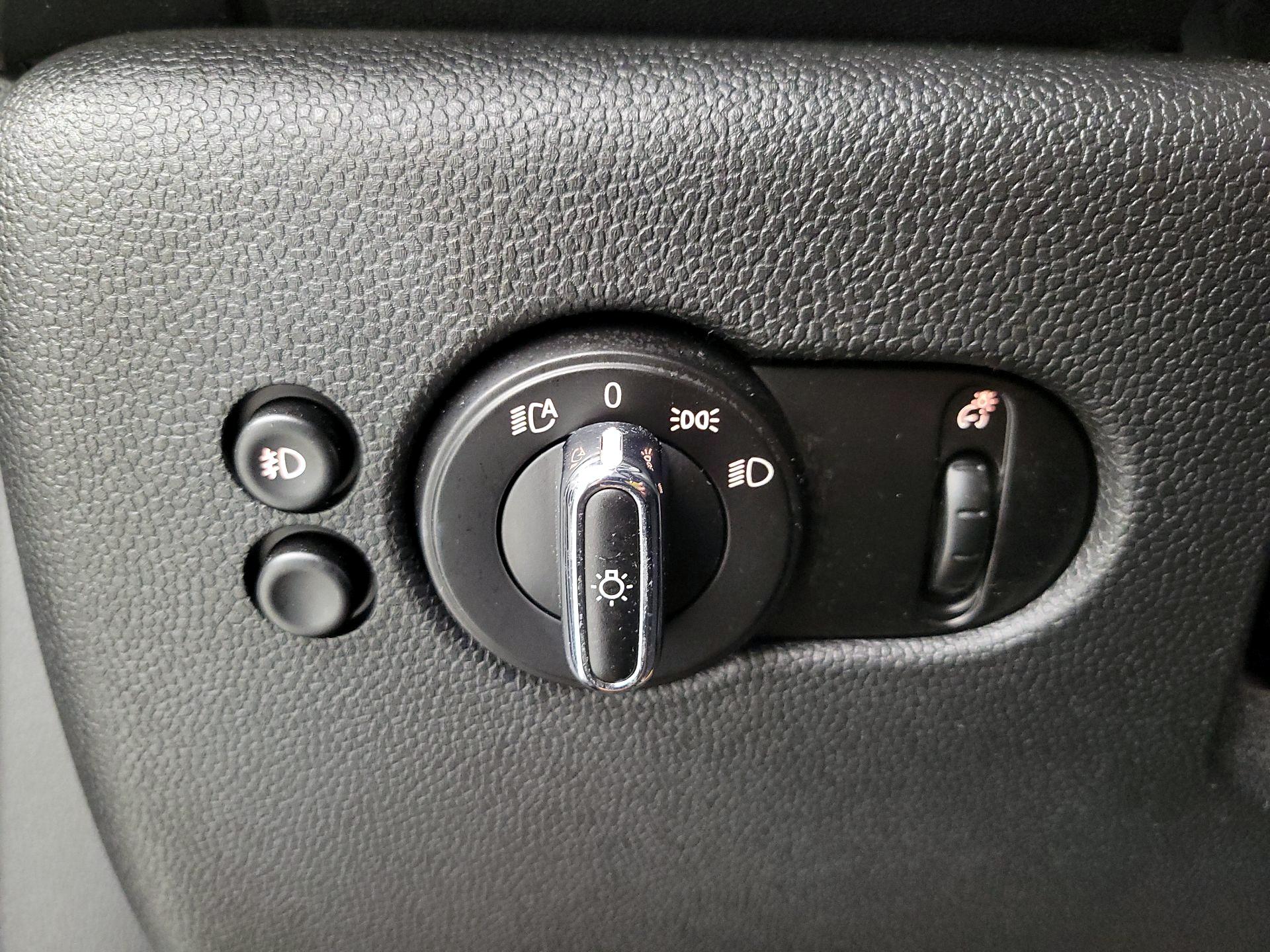 Thumbnail: 2018 MINI Cooper Hardtop - 13