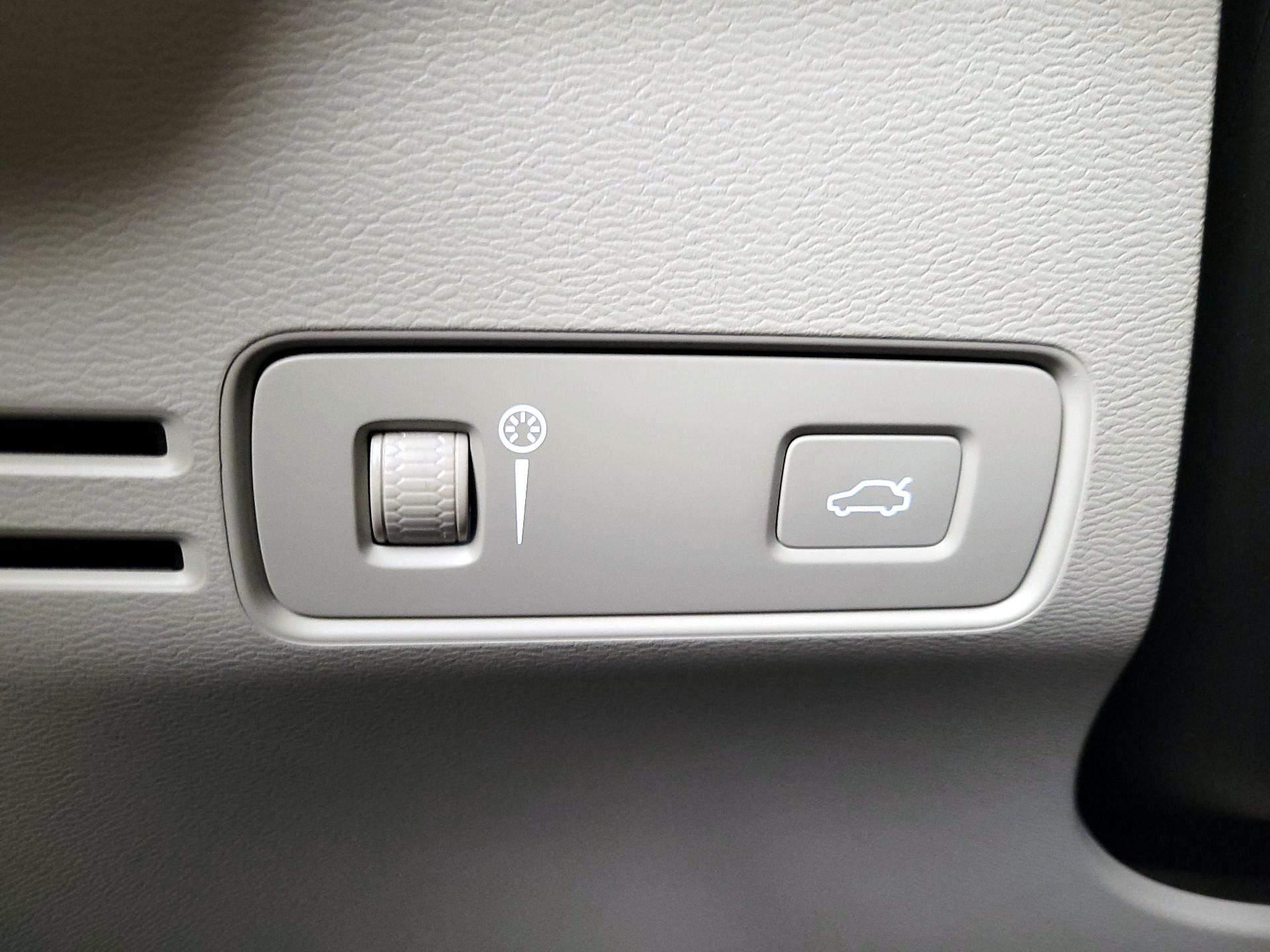 Thumbnail: 2019 Volvo XC40 - 13