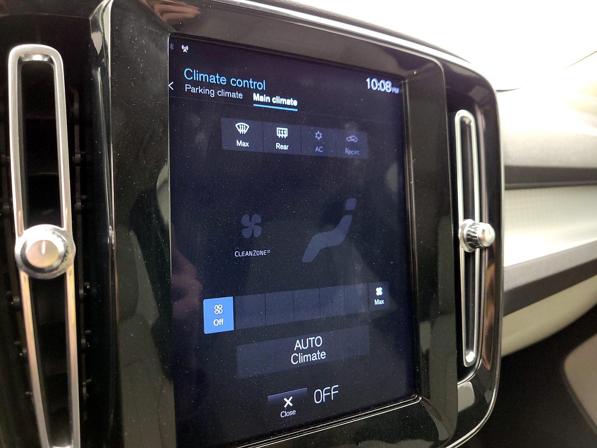 Thumbnail: 2019 Volvo XC40 - 16