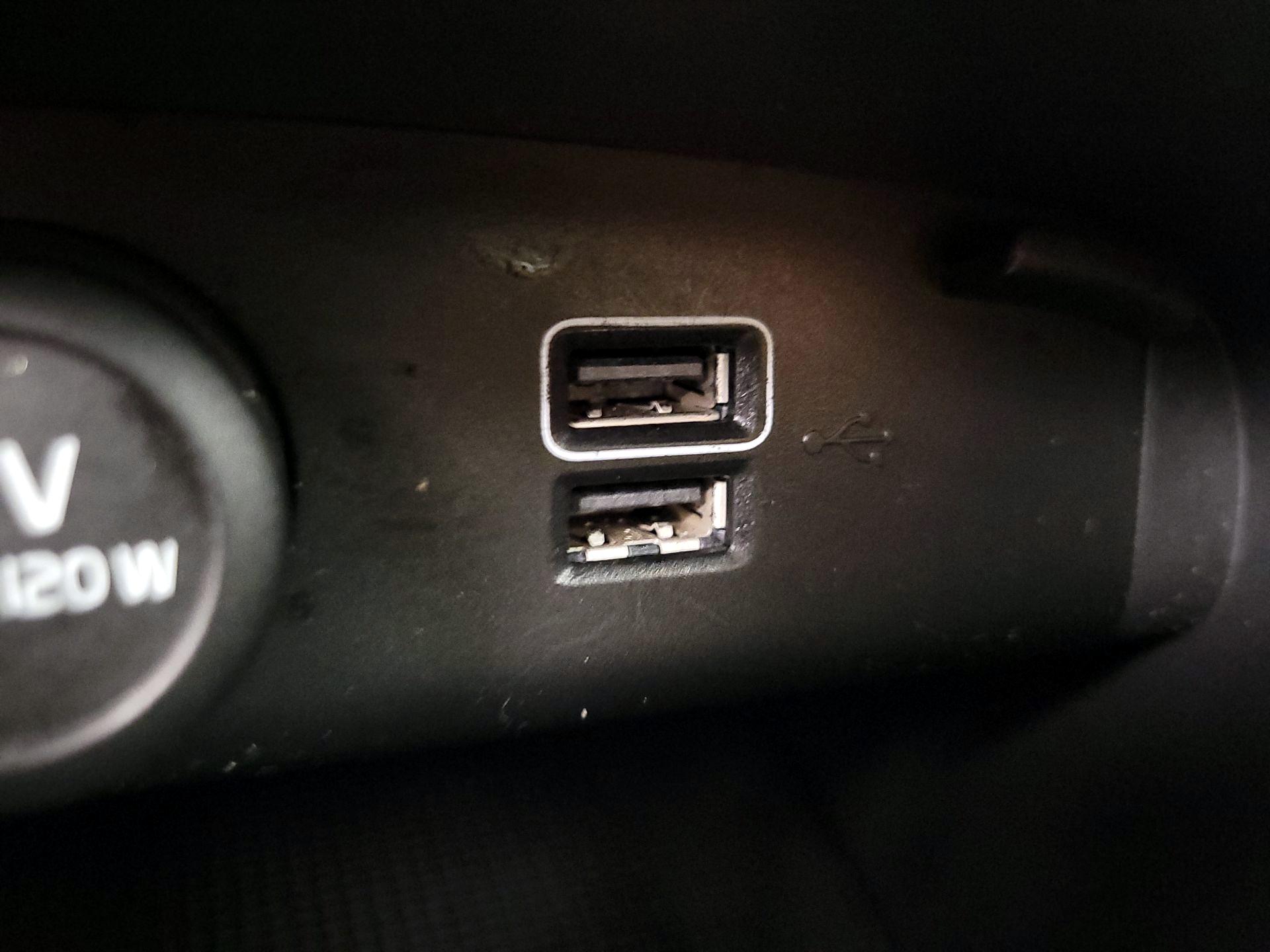 Thumbnail: 2019 Volvo XC40 - 18