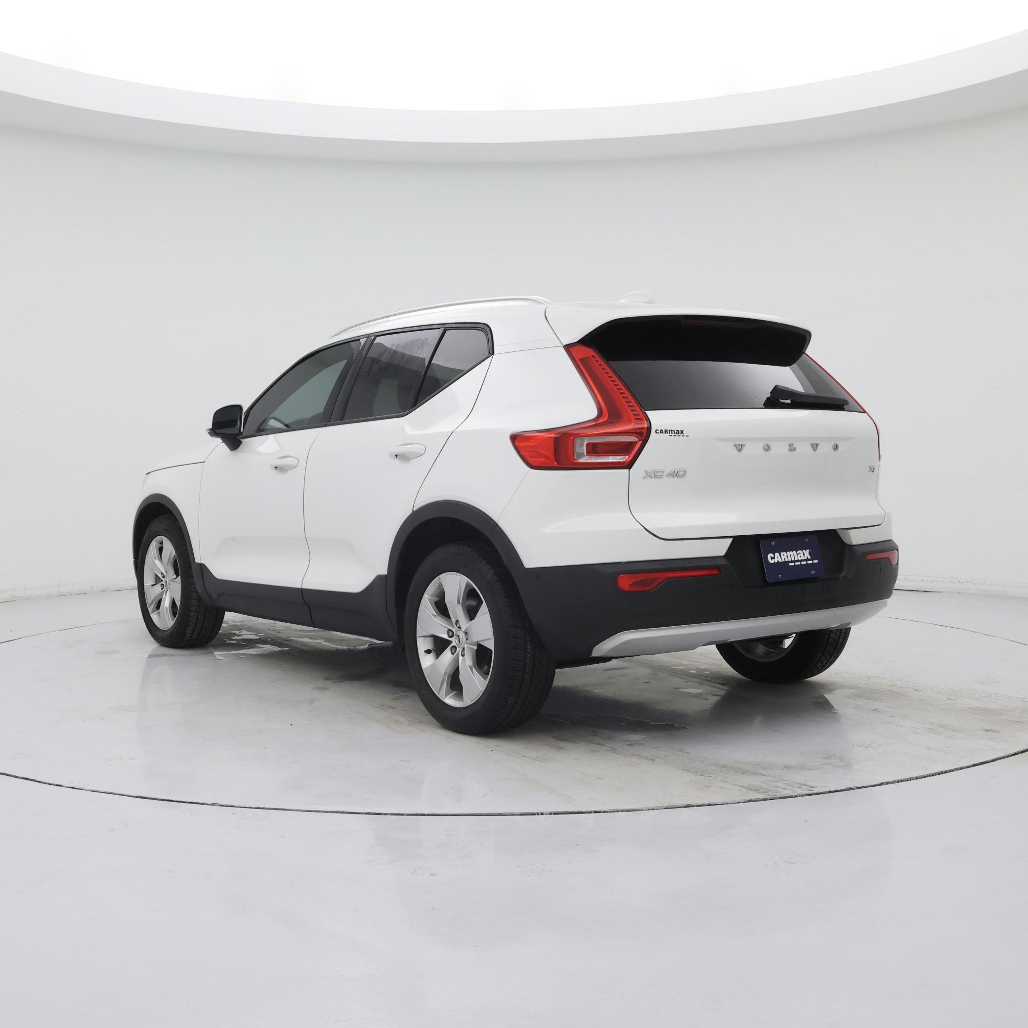 Thumbnail: 2019 Volvo XC40 - 2