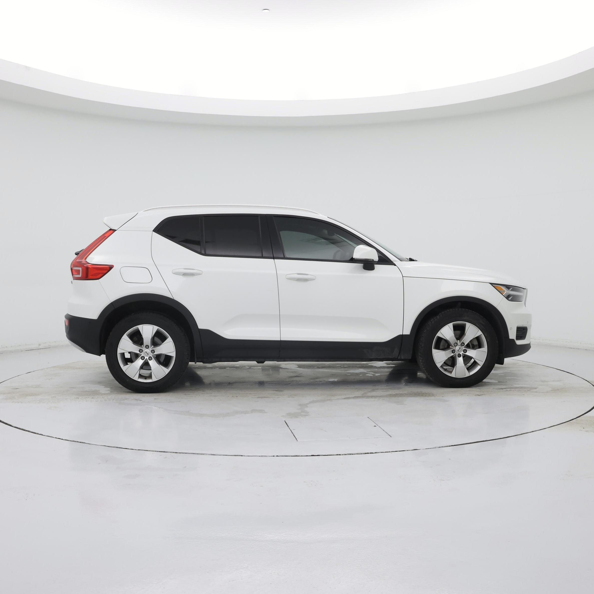 Thumbnail: 2019 Volvo XC40 - 7