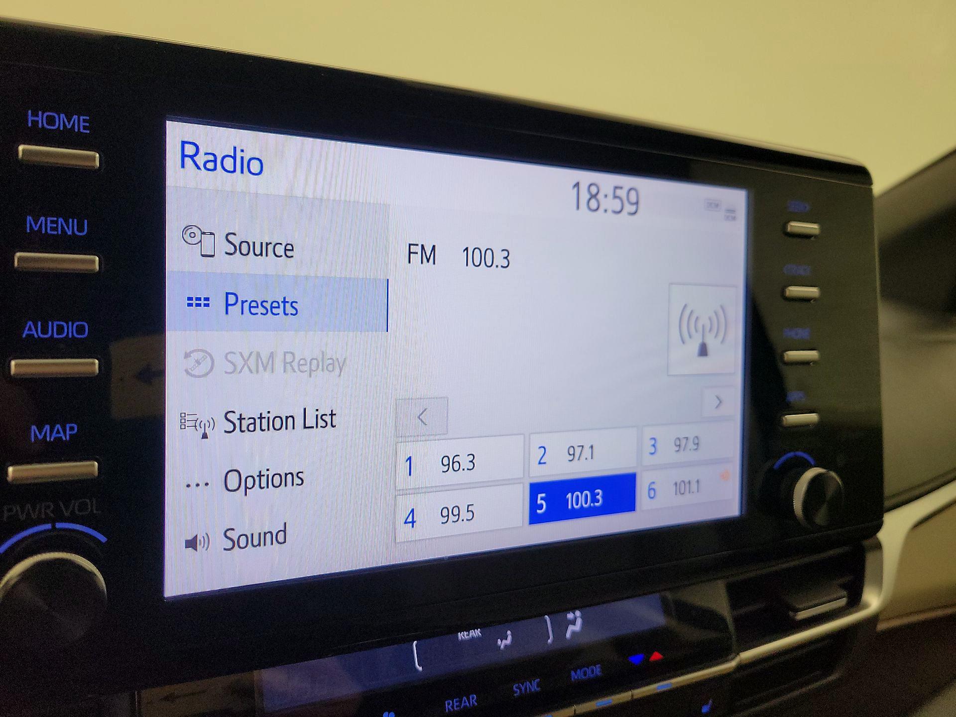 Thumbnail: 2023 Toyota Sienna - 15