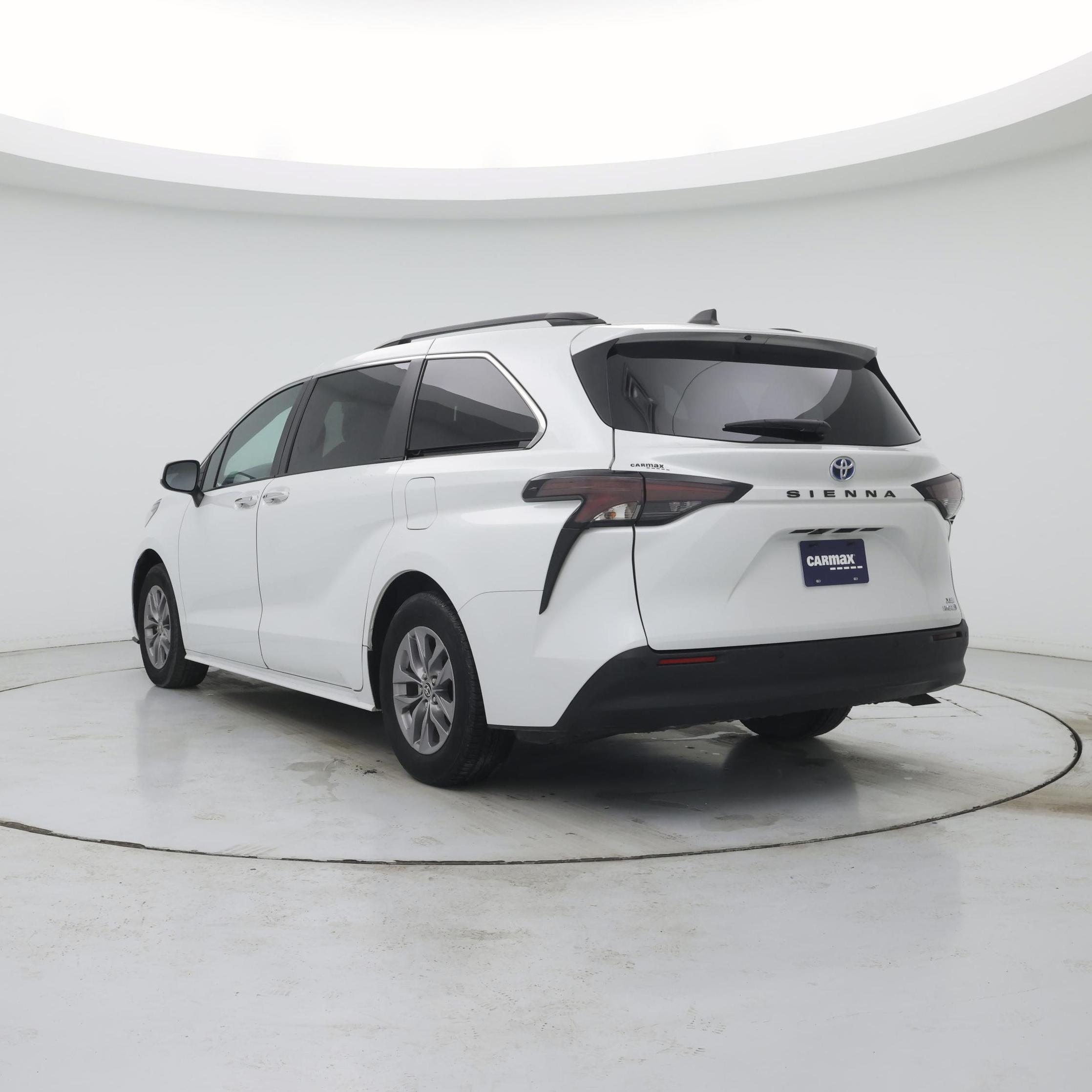 Thumbnail: 2023 Toyota Sienna - 2