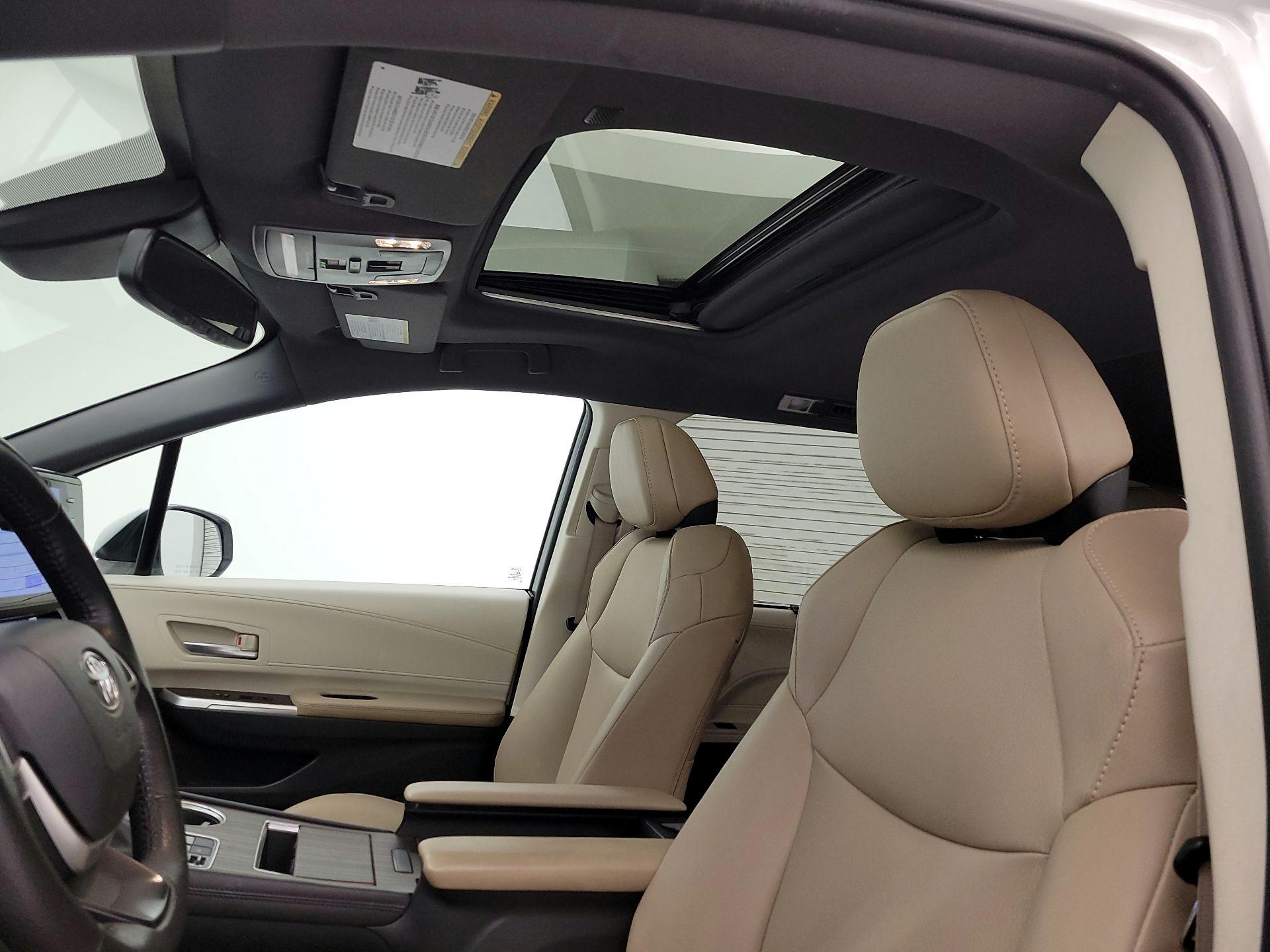 Thumbnail: 2023 Toyota Sienna - 19