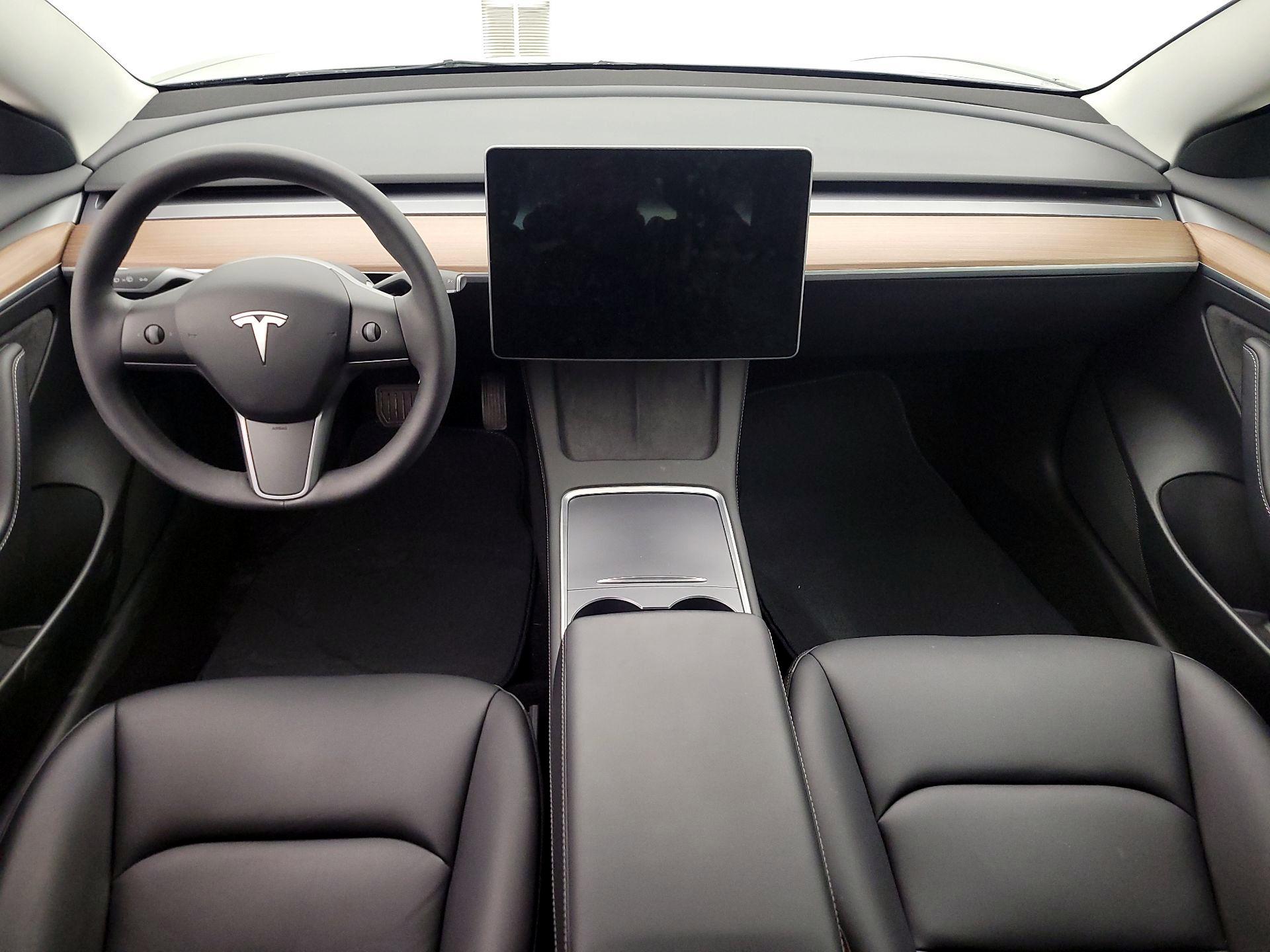 Thumbnail: 2023 Tesla Model 3 - 9