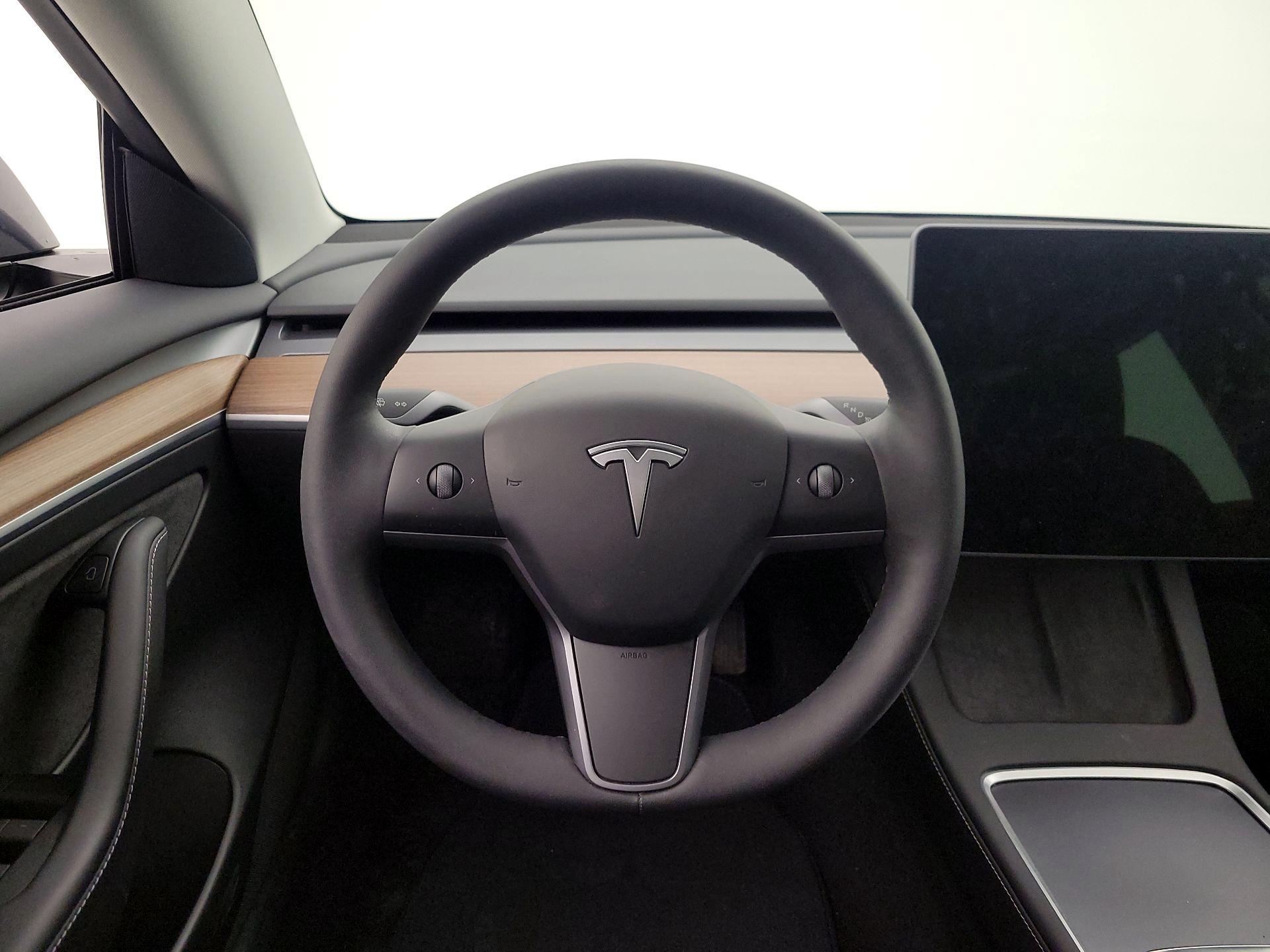 Thumbnail: 2023 Tesla Model 3 - 10