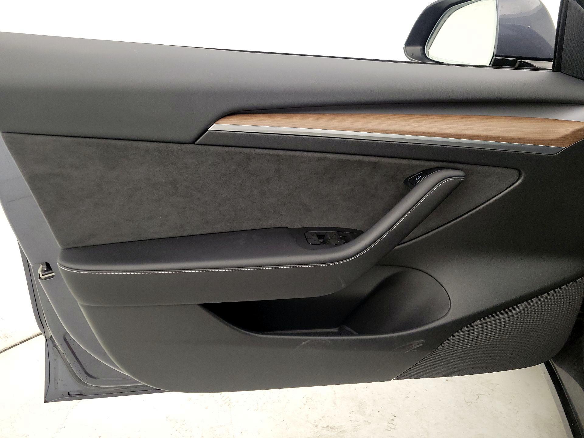 Thumbnail: 2023 Tesla Model 3 - 12