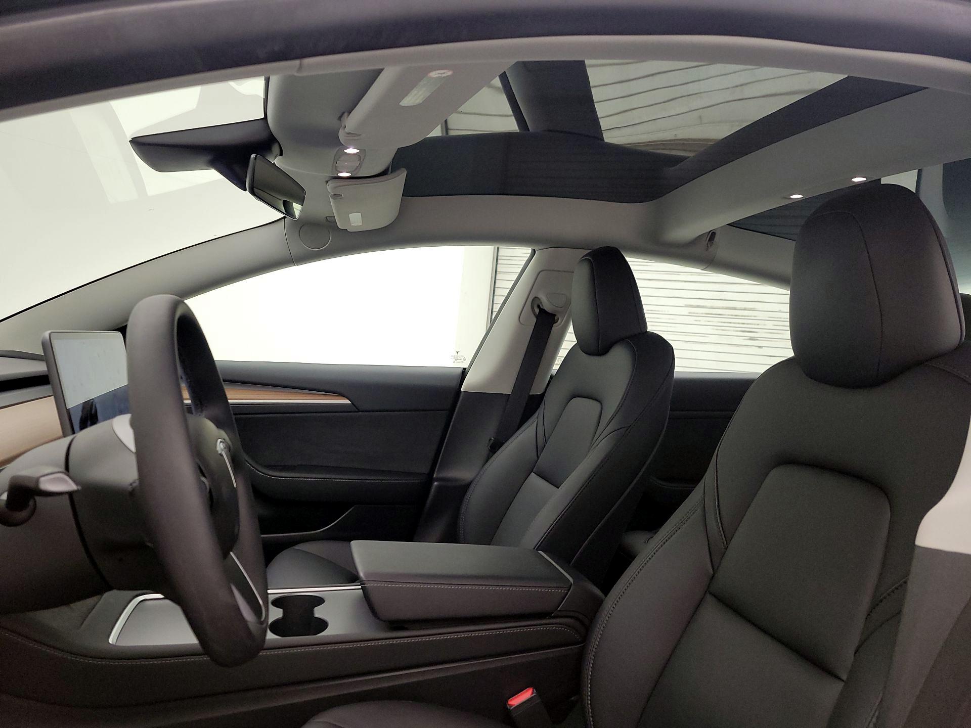 Thumbnail: 2023 Tesla Model 3 - 18