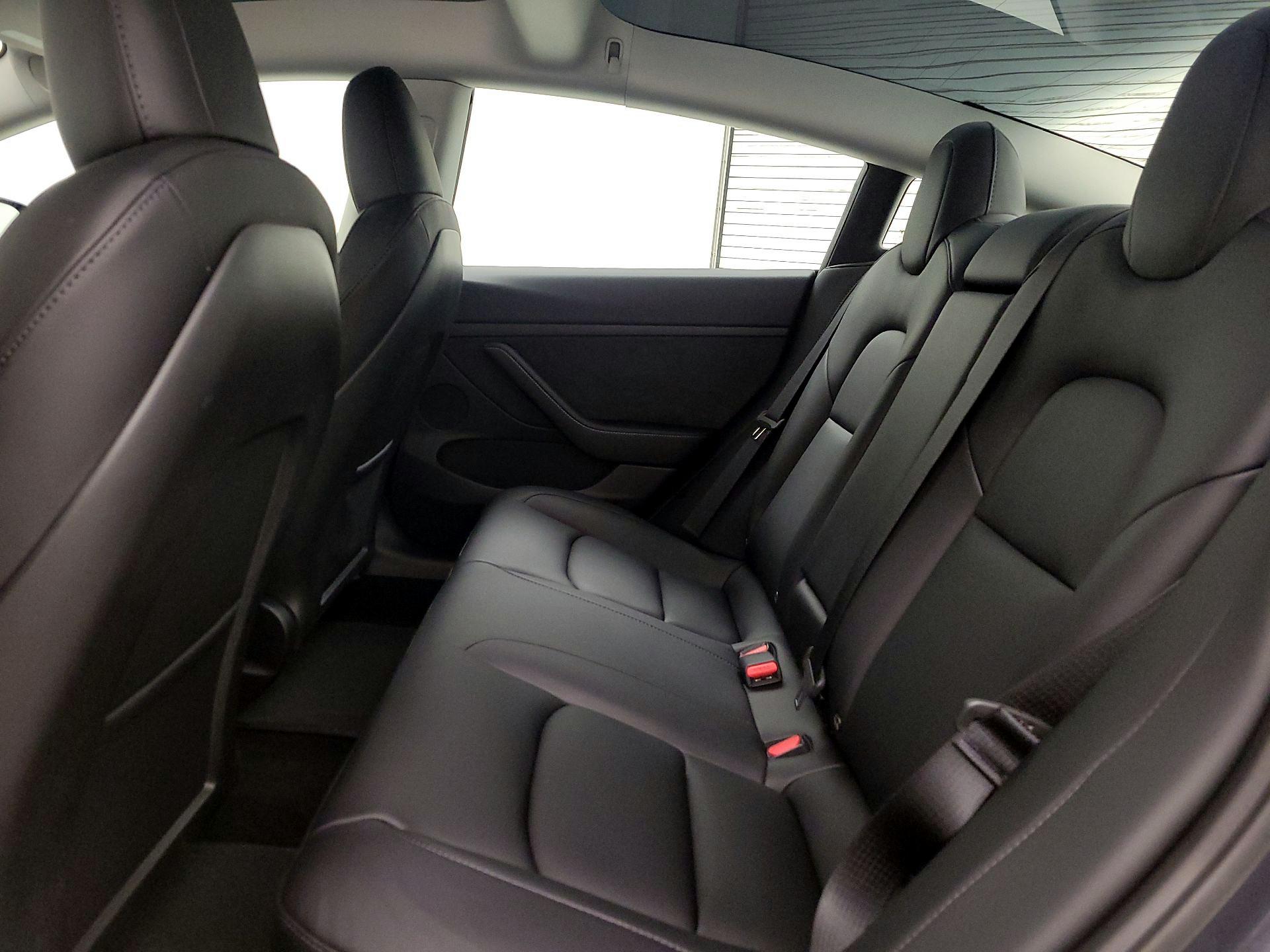 Thumbnail: 2023 Tesla Model 3 - 19