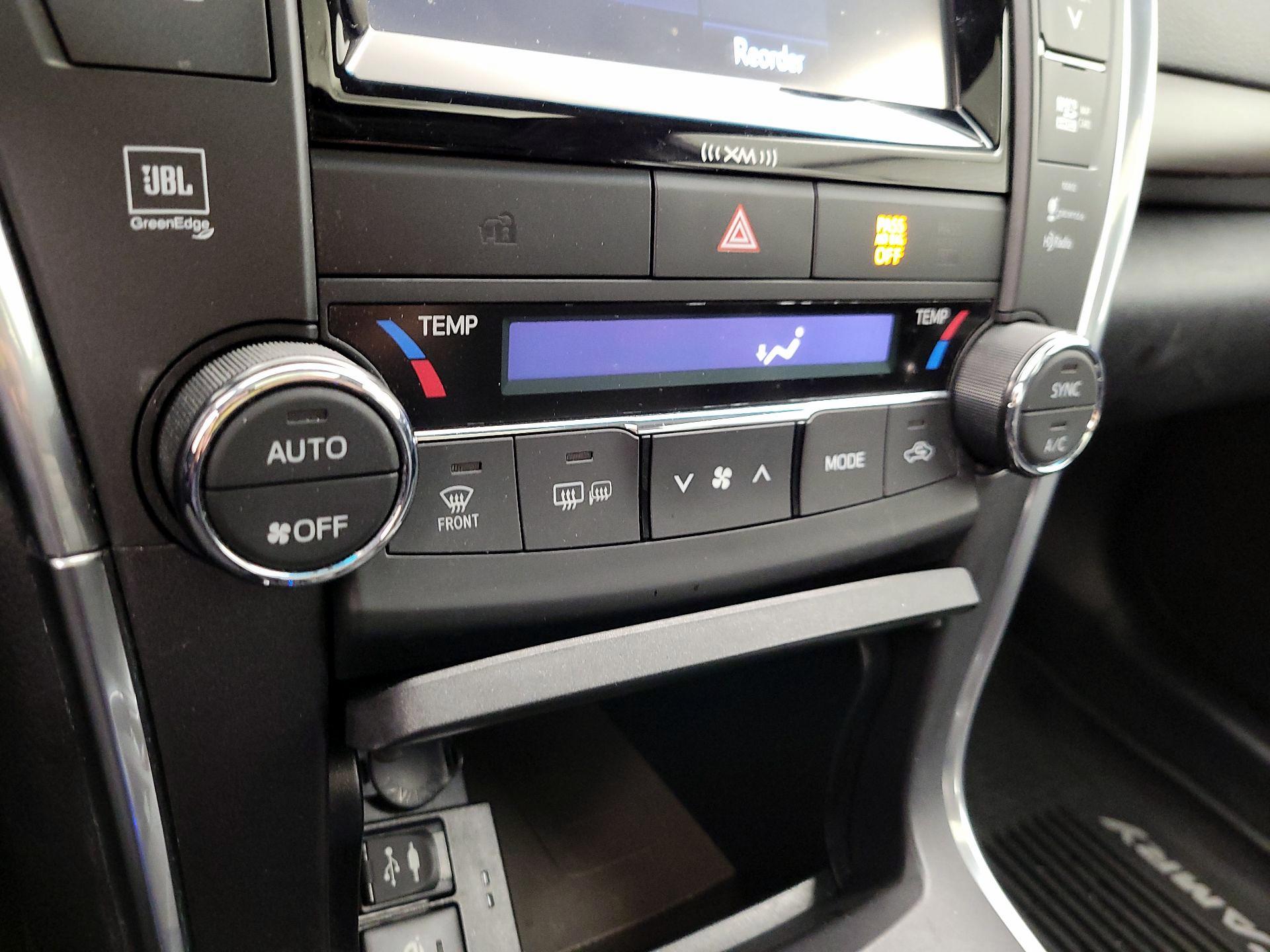 Thumbnail: 2017 Toyota Camry - 16