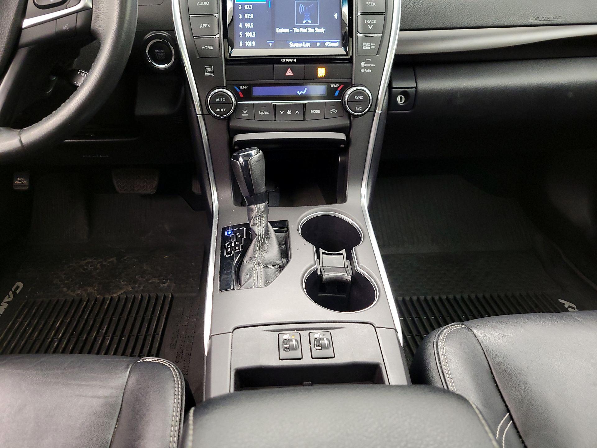 Thumbnail: 2017 Toyota Camry - 17