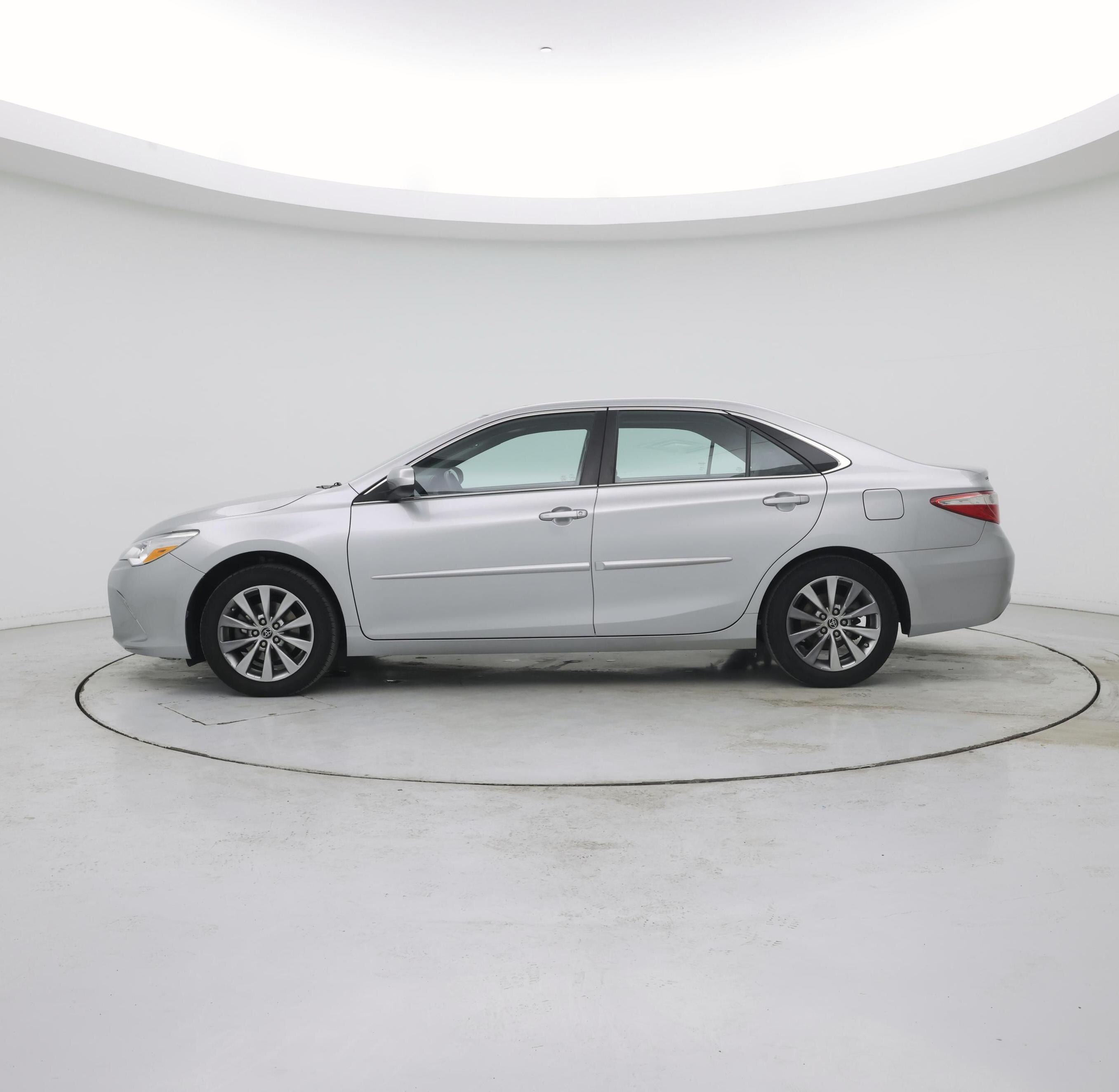 Thumbnail: 2017 Toyota Camry - 3