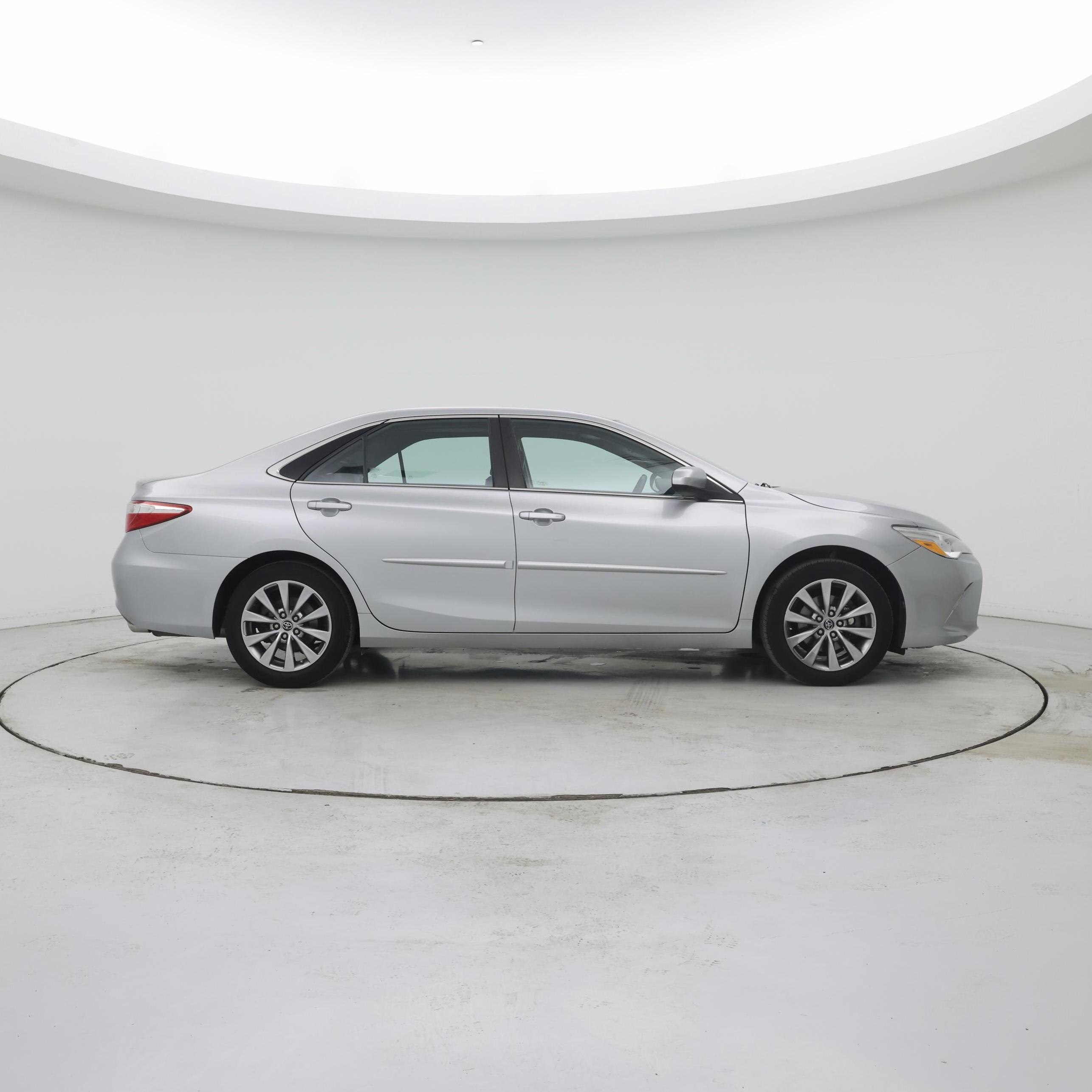 Thumbnail: 2017 Toyota Camry - 7