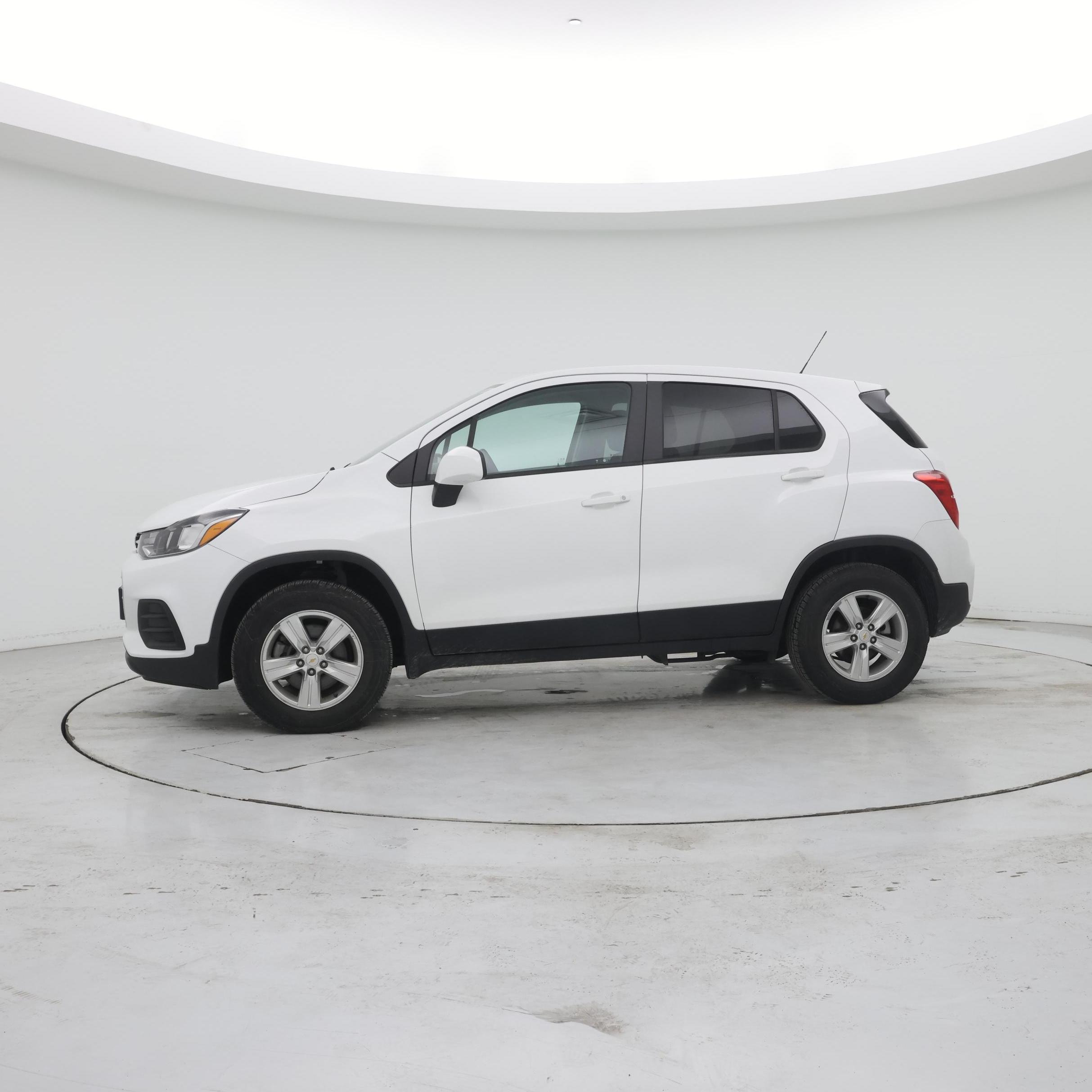 Thumbnail: 2020 Chevrolet Trax - 3