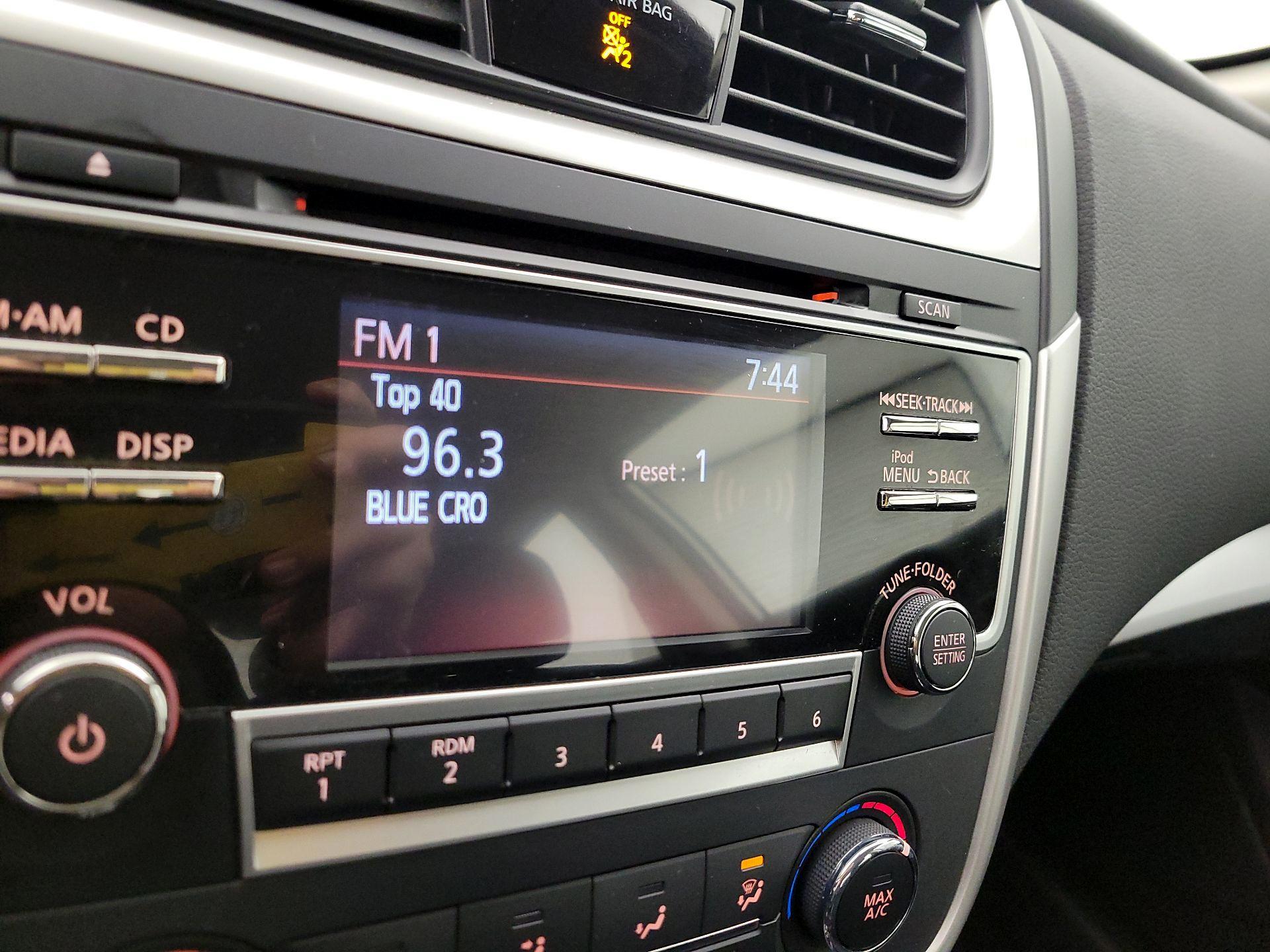 Thumbnail: 2017 Nissan Altima - 15