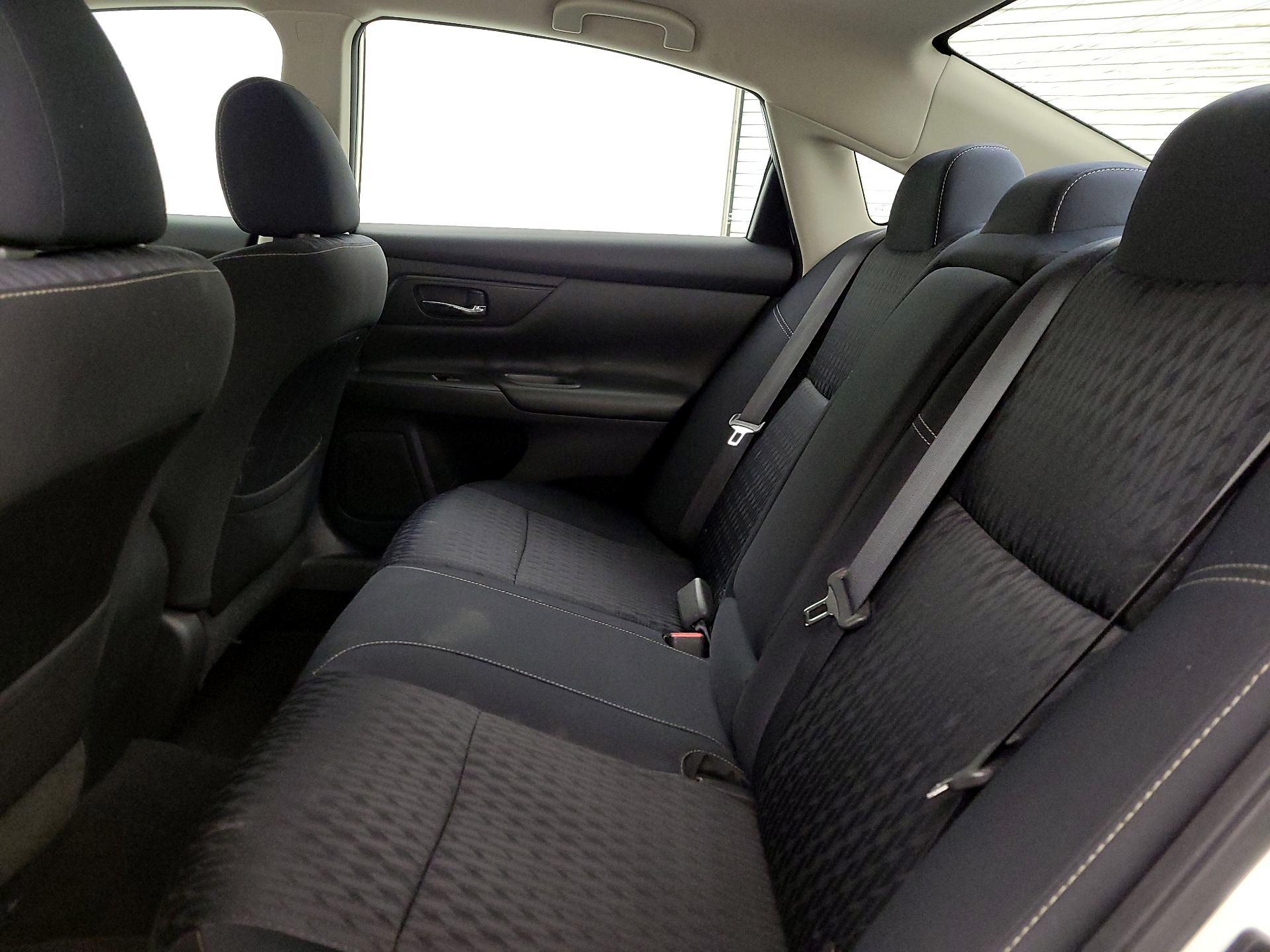 Thumbnail: 2017 Nissan Altima - 19