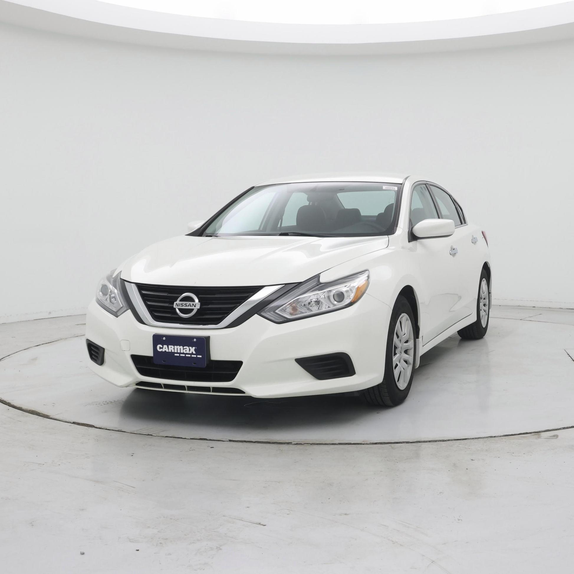 Thumbnail: 2017 Nissan Altima - 4