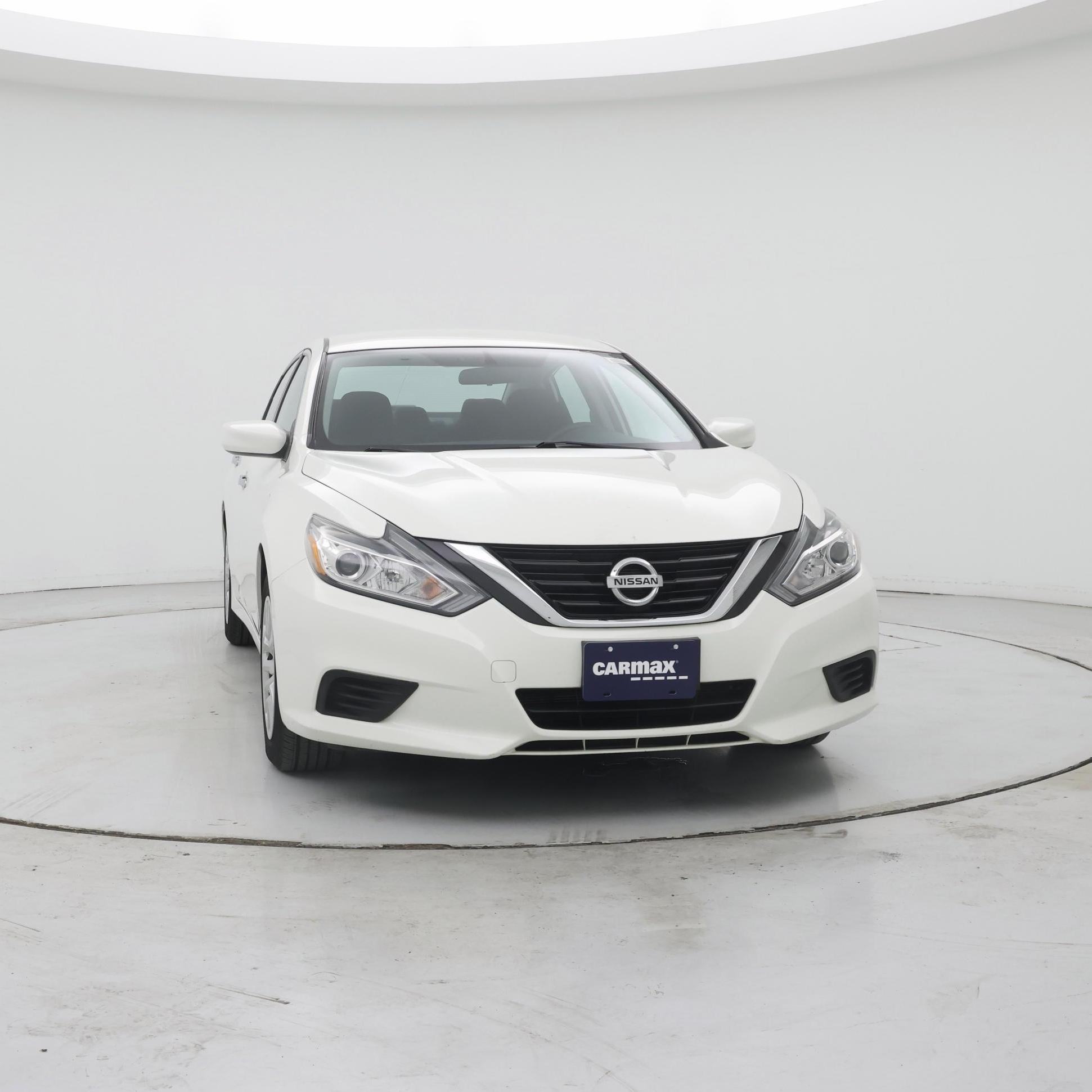 Thumbnail: 2017 Nissan Altima - 5