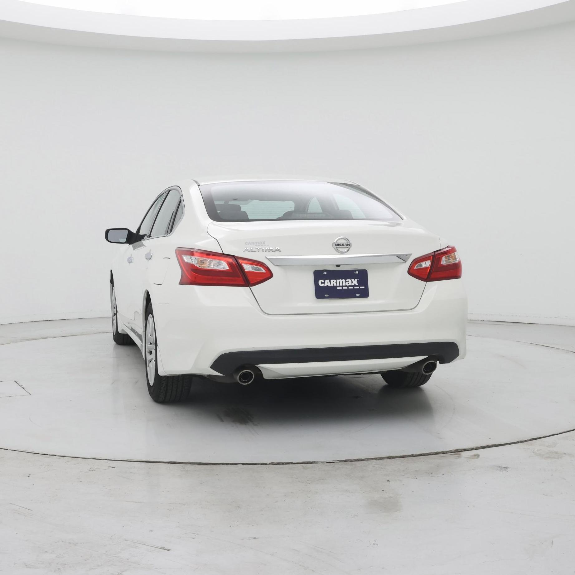 Thumbnail: 2017 Nissan Altima - 6