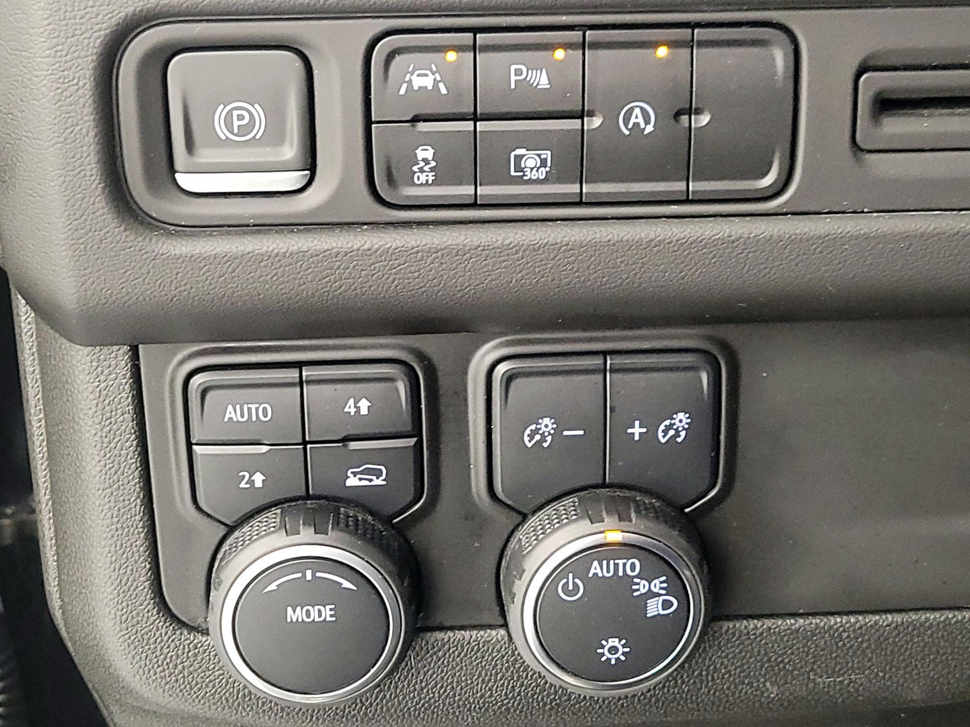 Thumbnail: 2023 Chevrolet Tahoe - 13