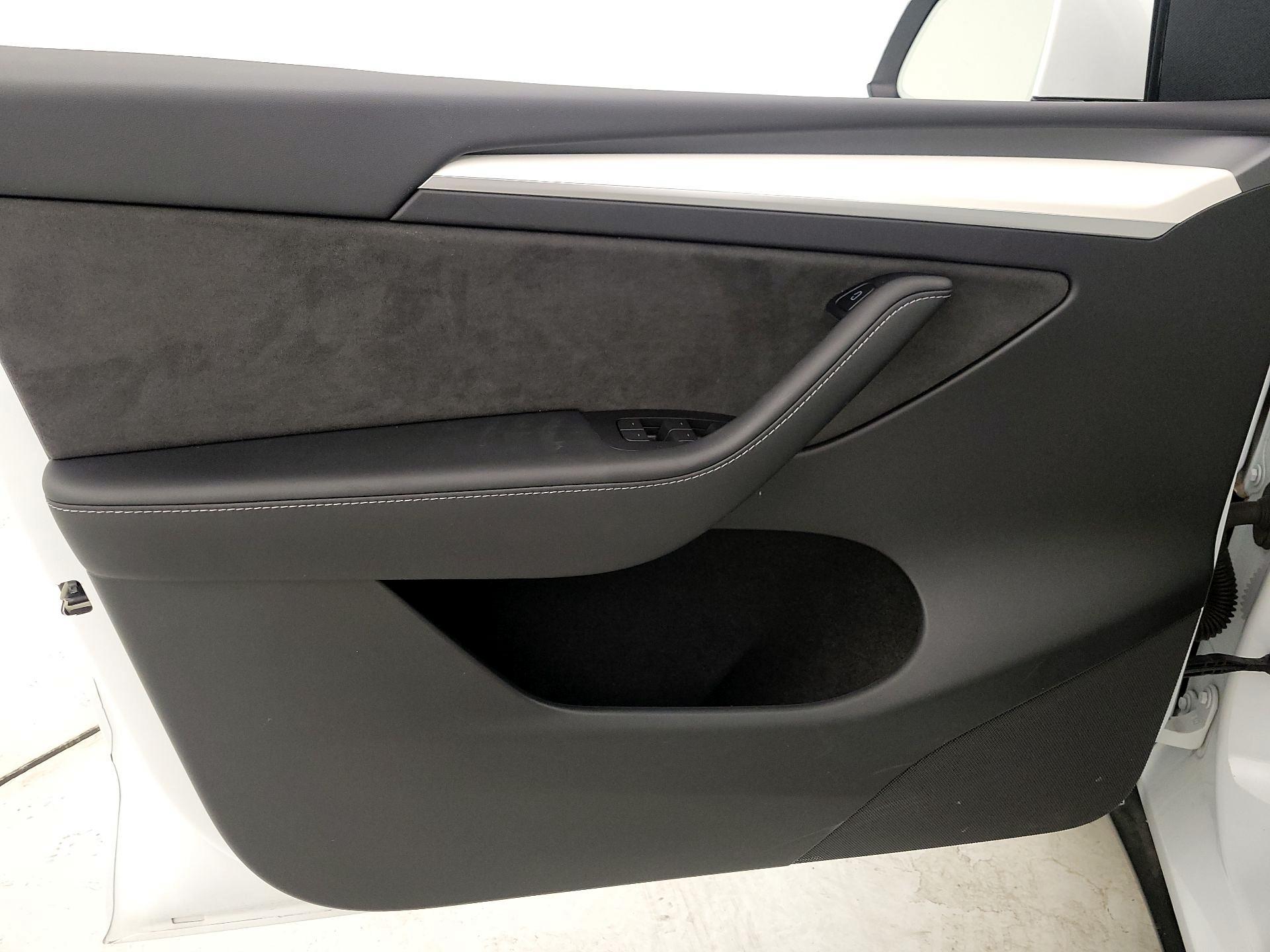 Thumbnail: 2023 Tesla Model Y - 12