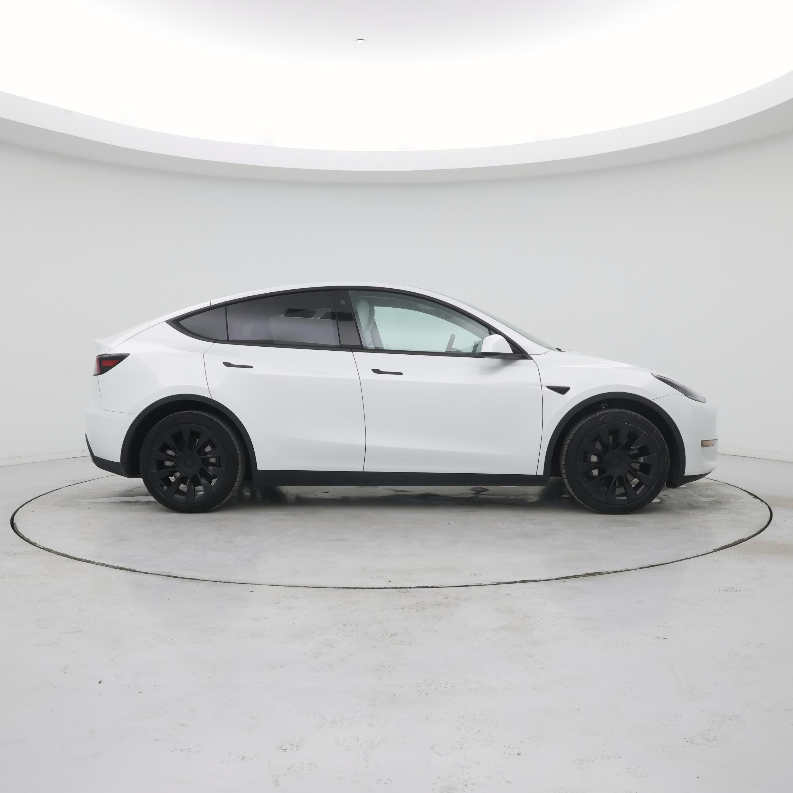 Thumbnail: 2023 Tesla Model Y - 7