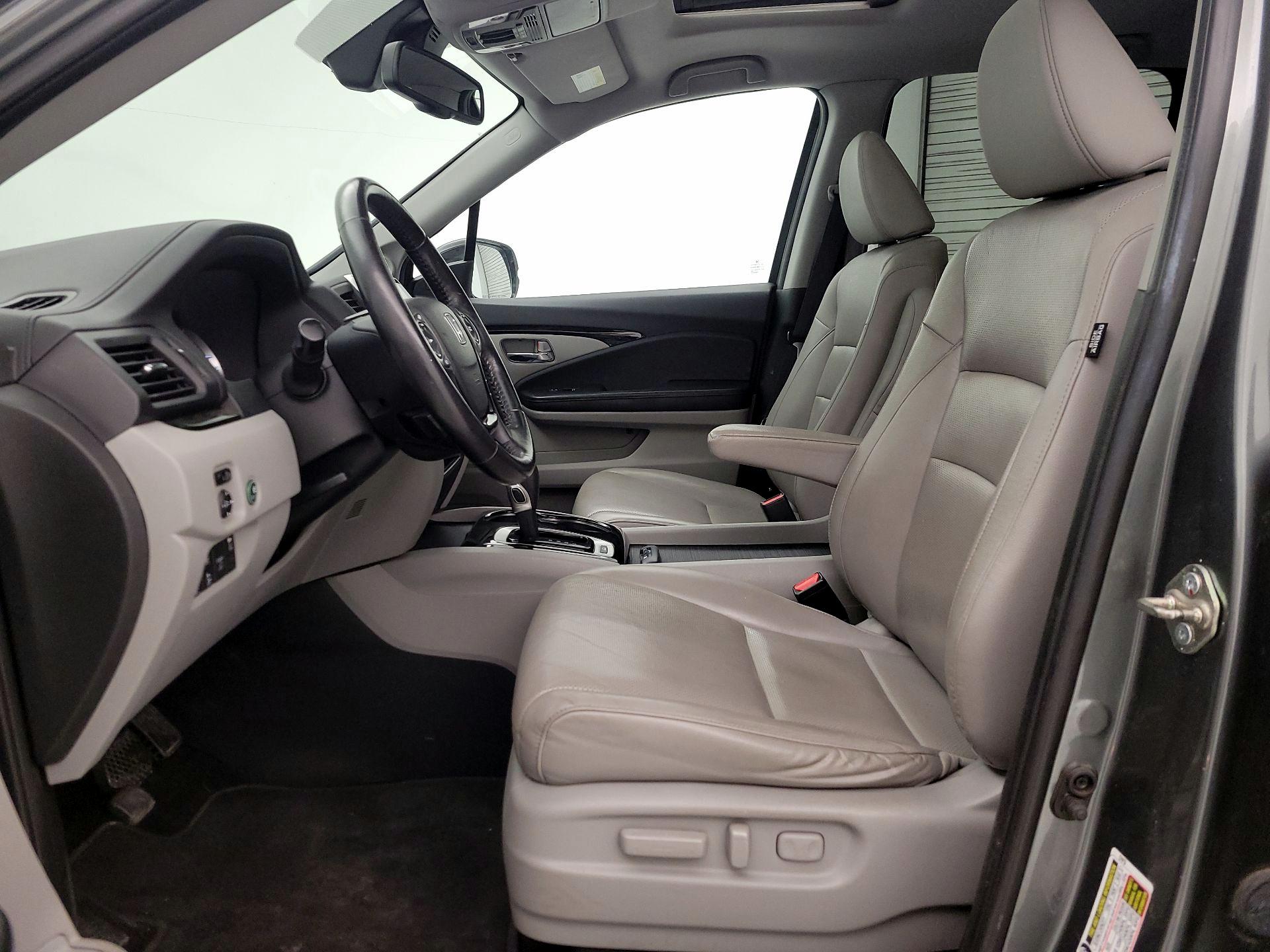 Thumbnail: 2017 Honda Ridgeline - 11