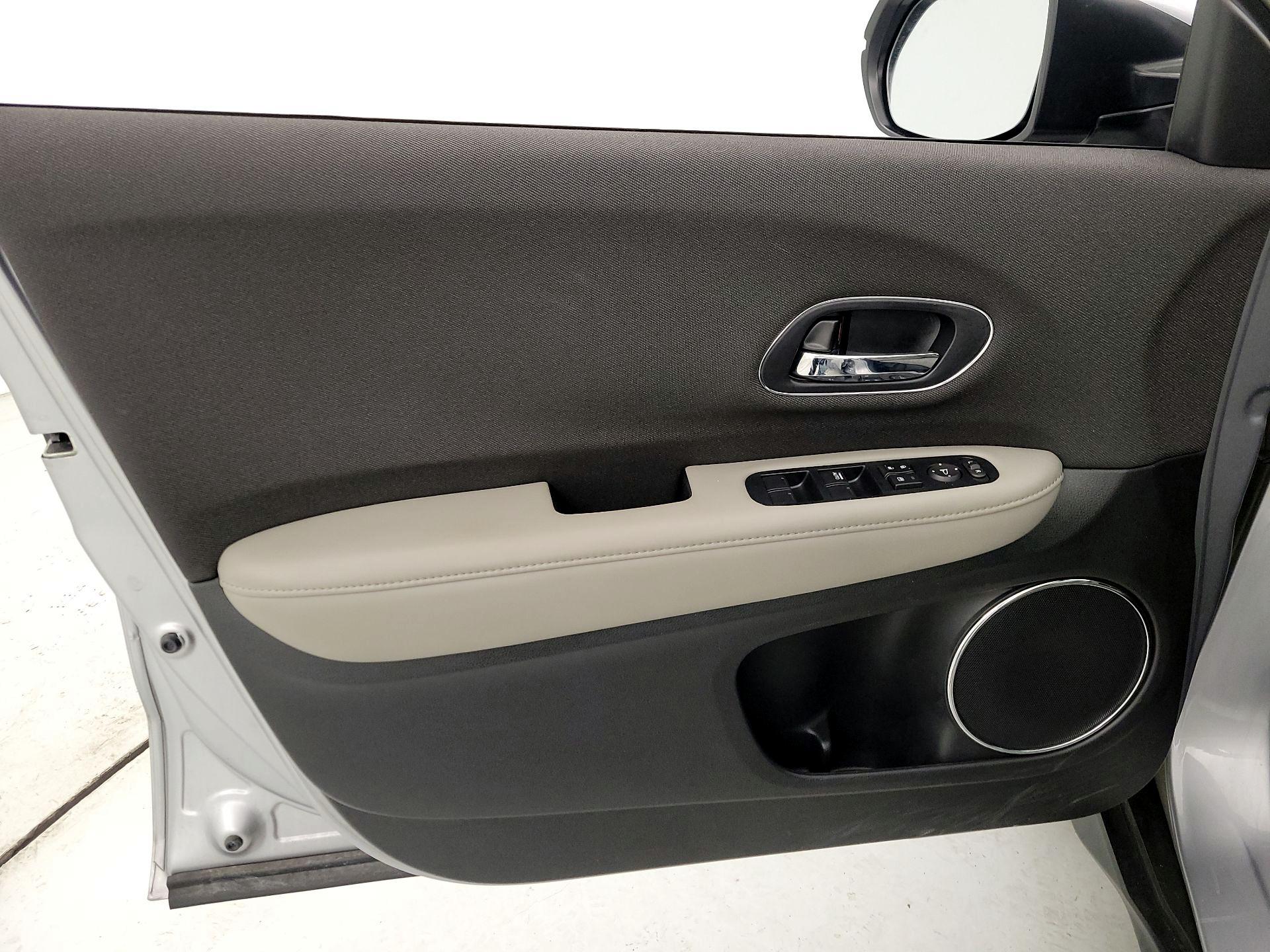 Thumbnail: 2019 Honda HR-V - 12