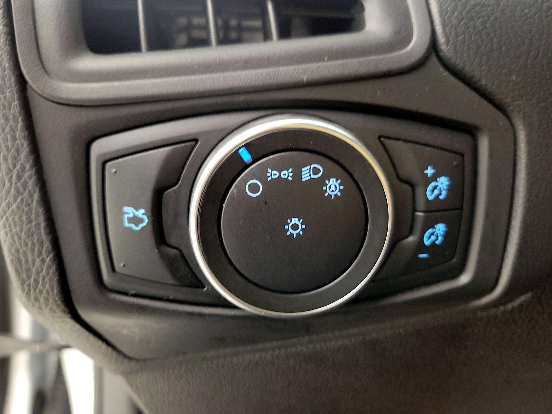 Thumbnail: 2017 Ford Focus - 13