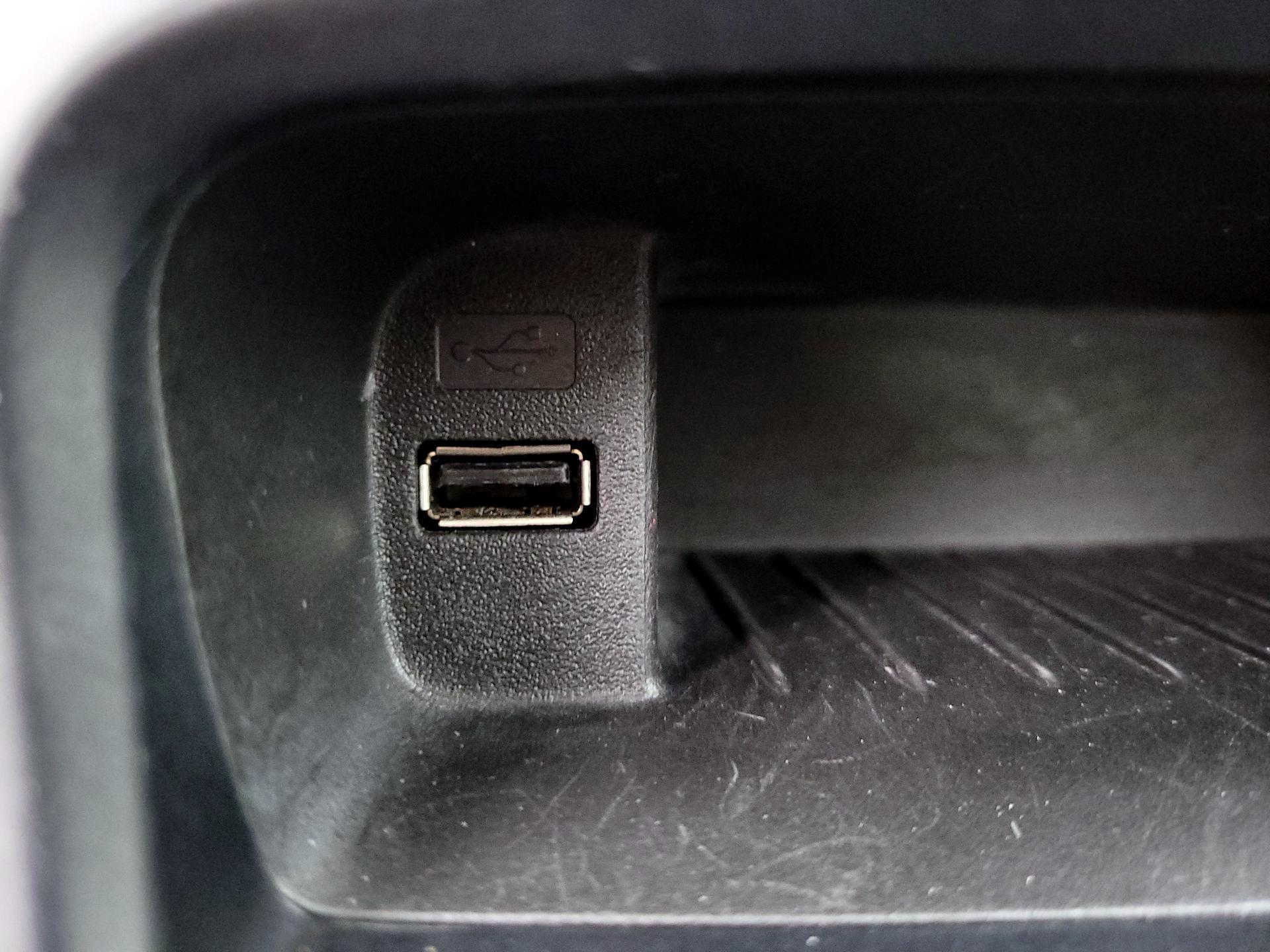 Thumbnail: 2017 Ford Focus - 18