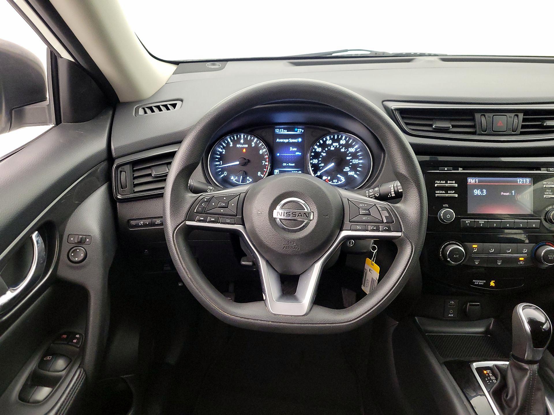 Thumbnail: 2017 Nissan Rogue - 10