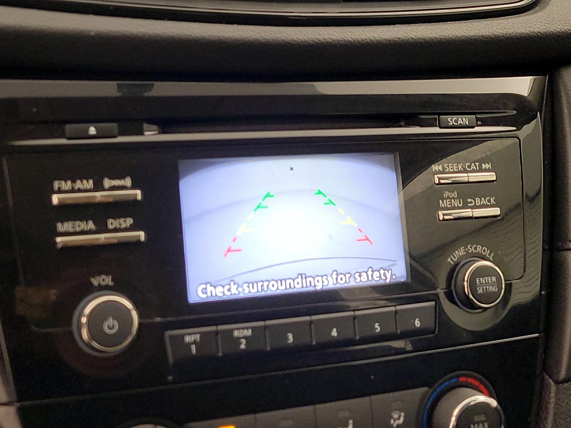 Thumbnail: 2017 Nissan Rogue - 14