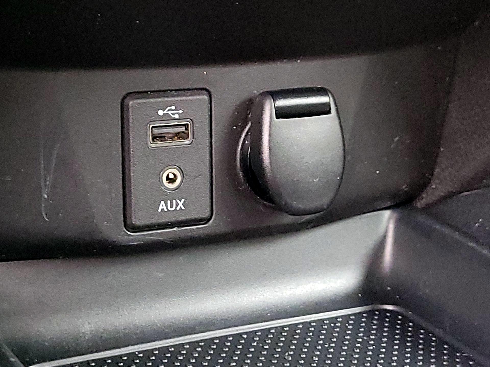 Thumbnail: 2017 Nissan Rogue - 18