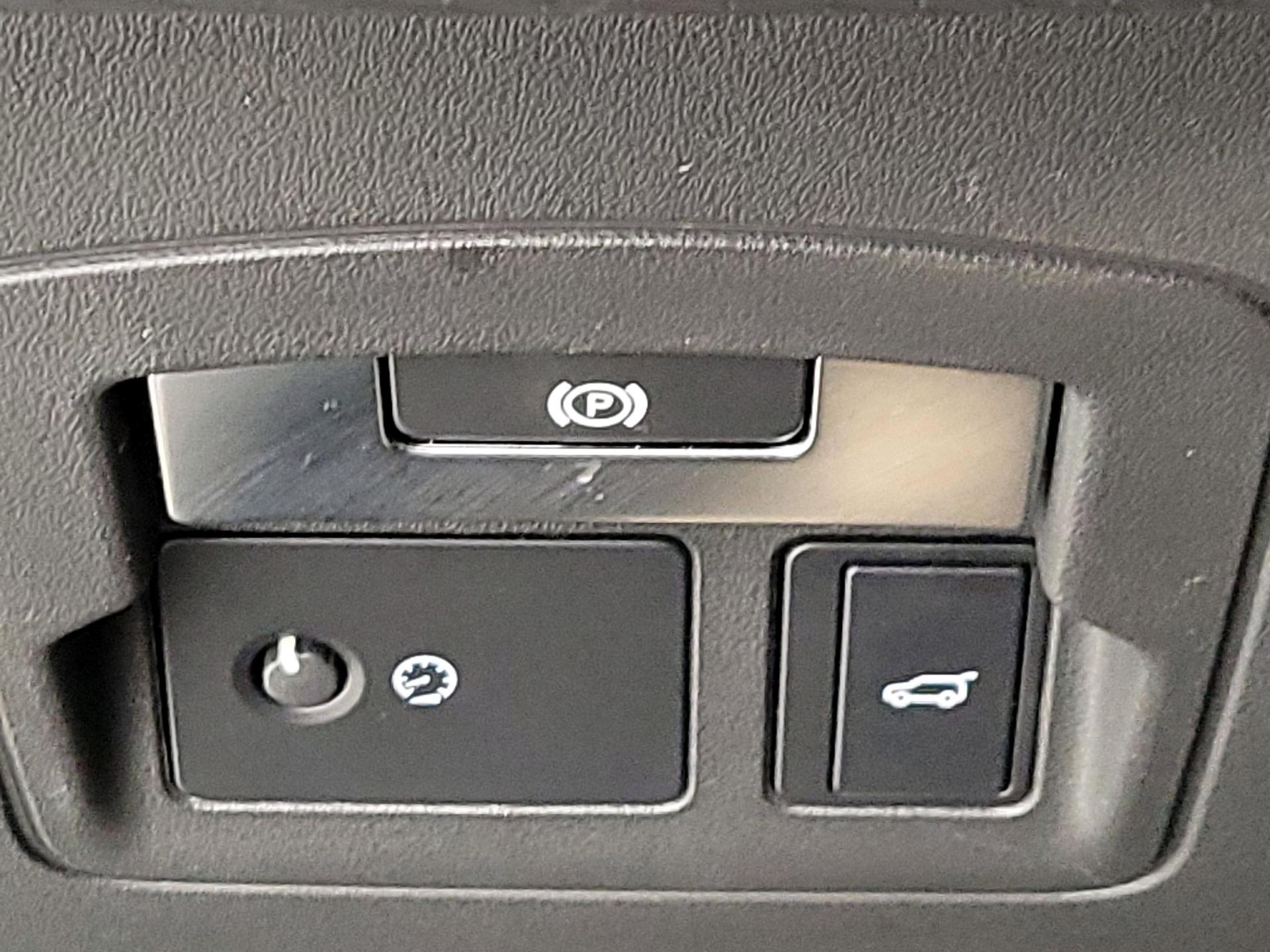 Thumbnail: 2019 Land Rover Range Rover Velar - 13